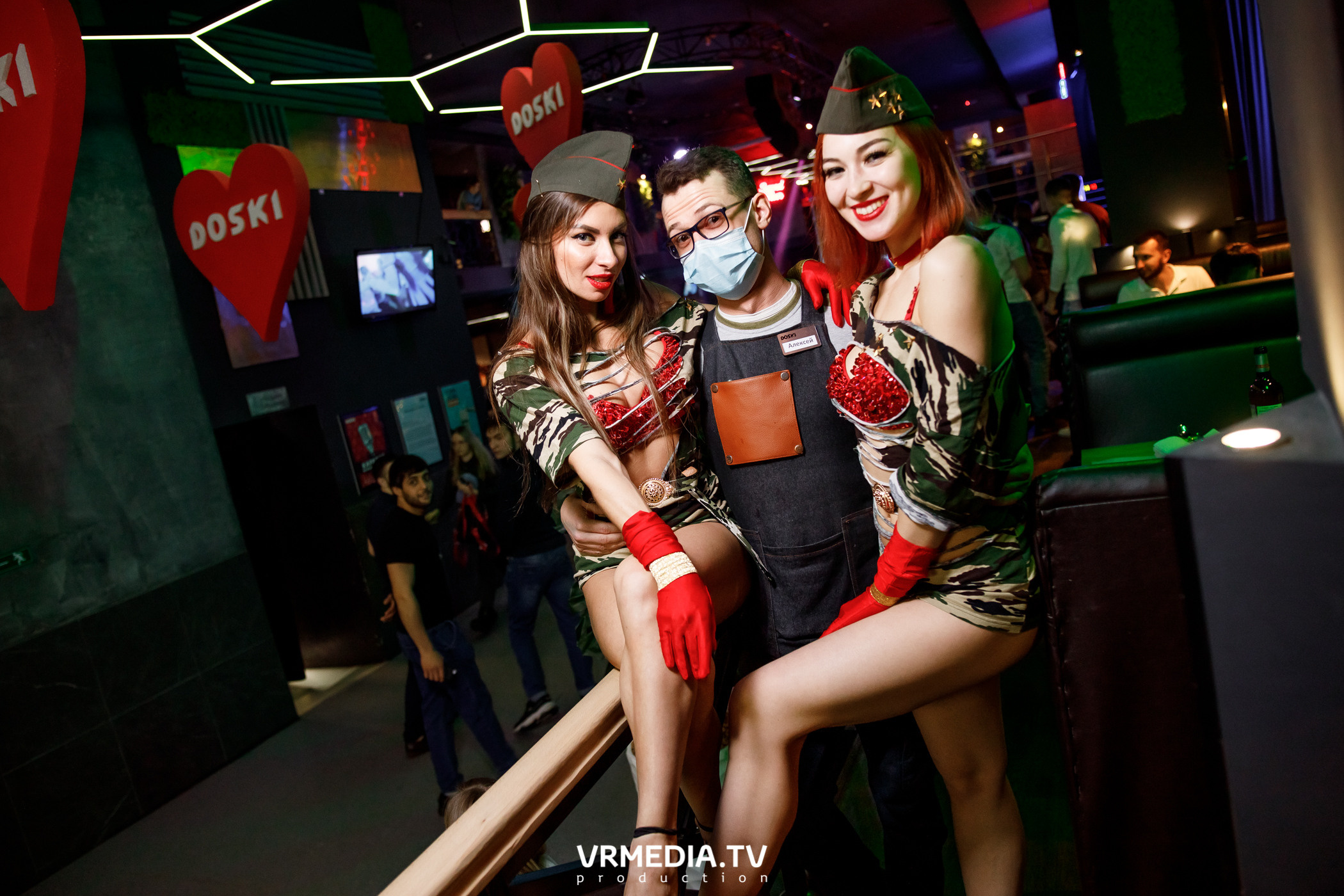 Выходные в баре «DOSKI»