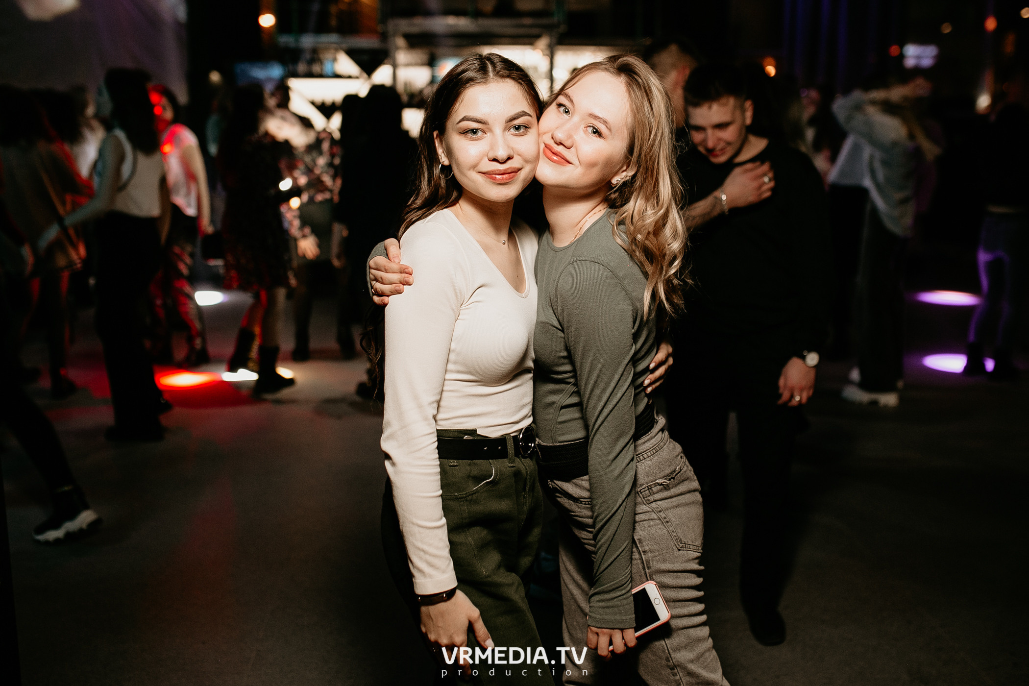 Выходные в баре «DOSKI»