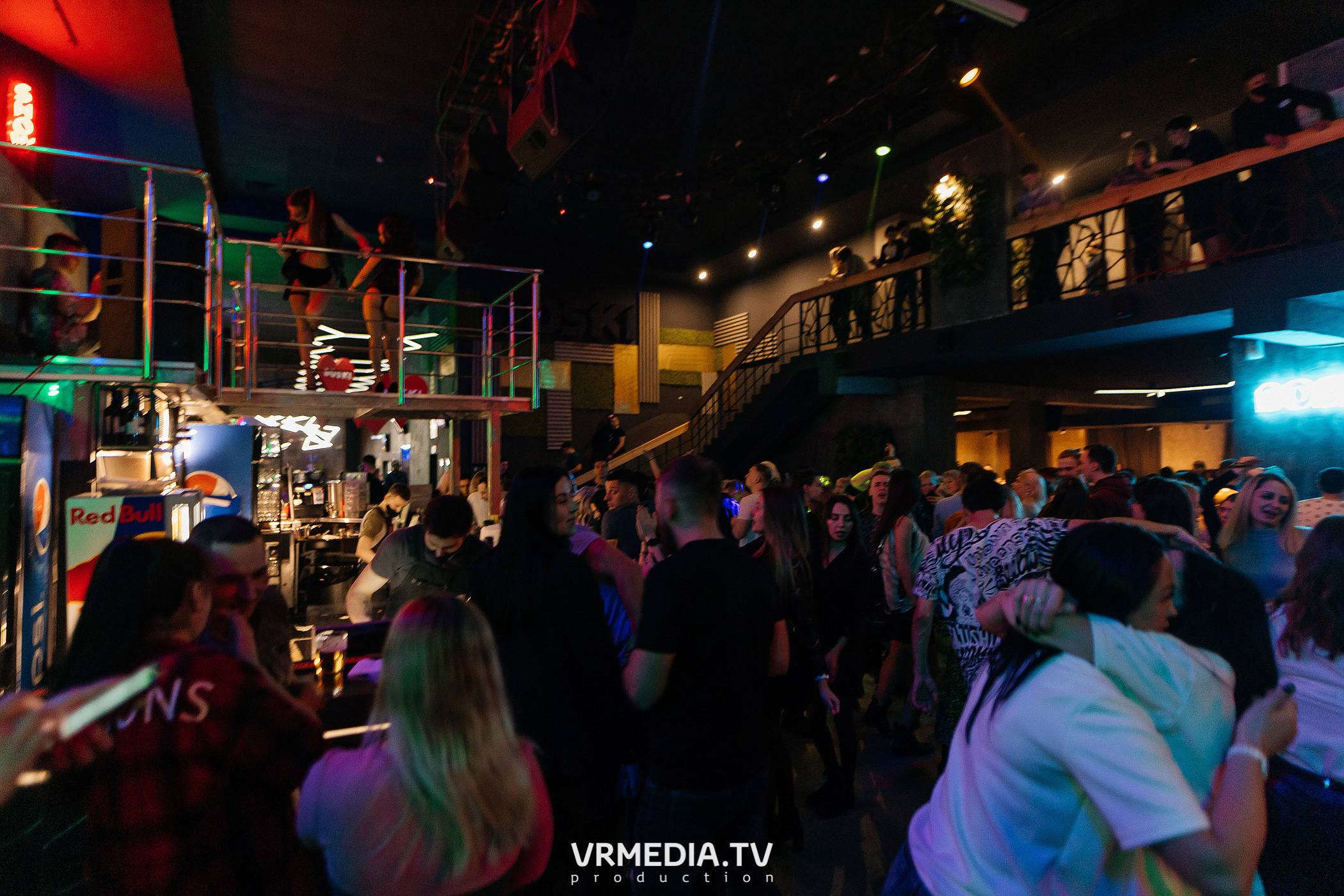 Выходные в баре «DOSKI»