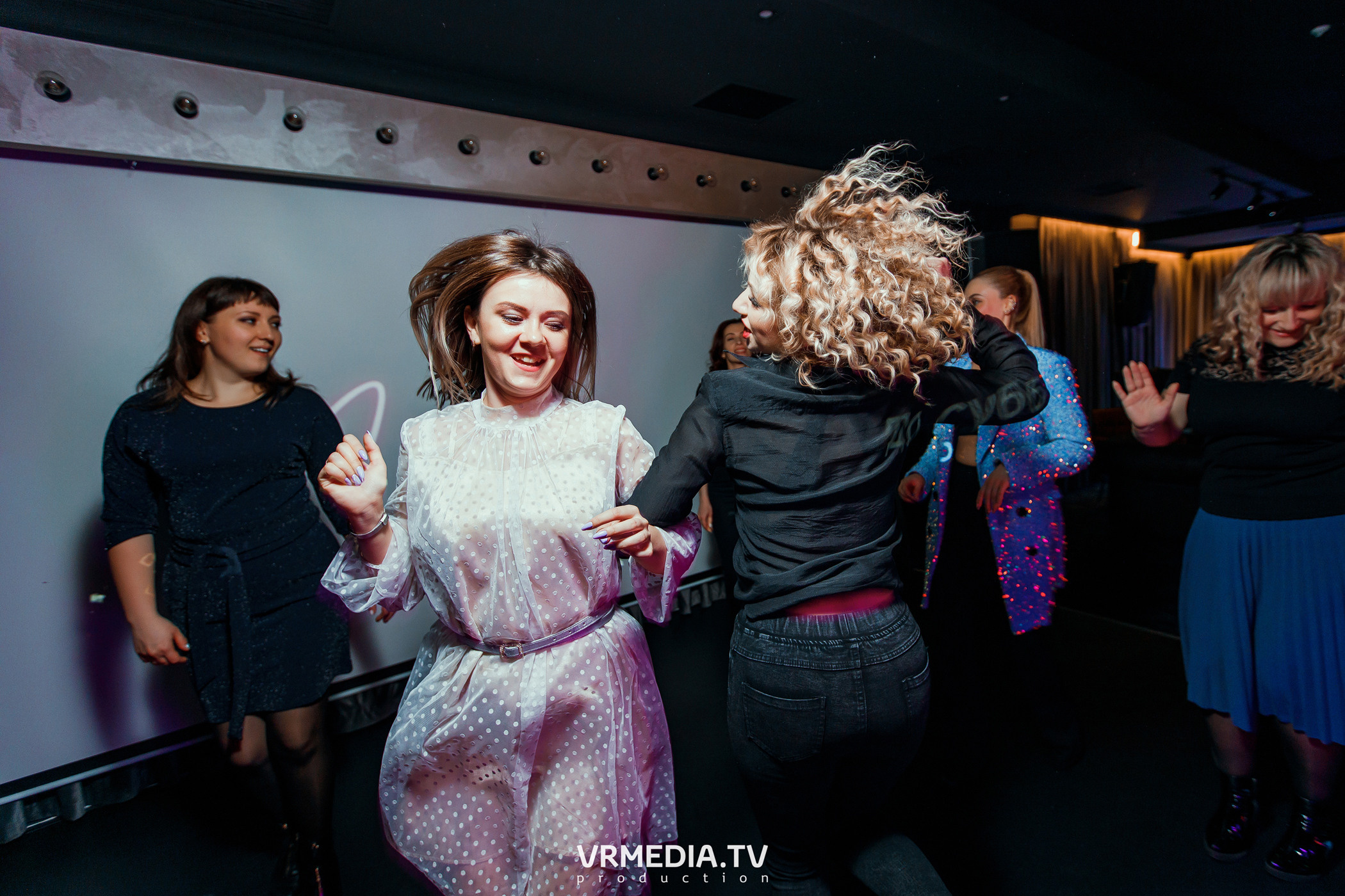 Women’s weekend в караоке «Volna»