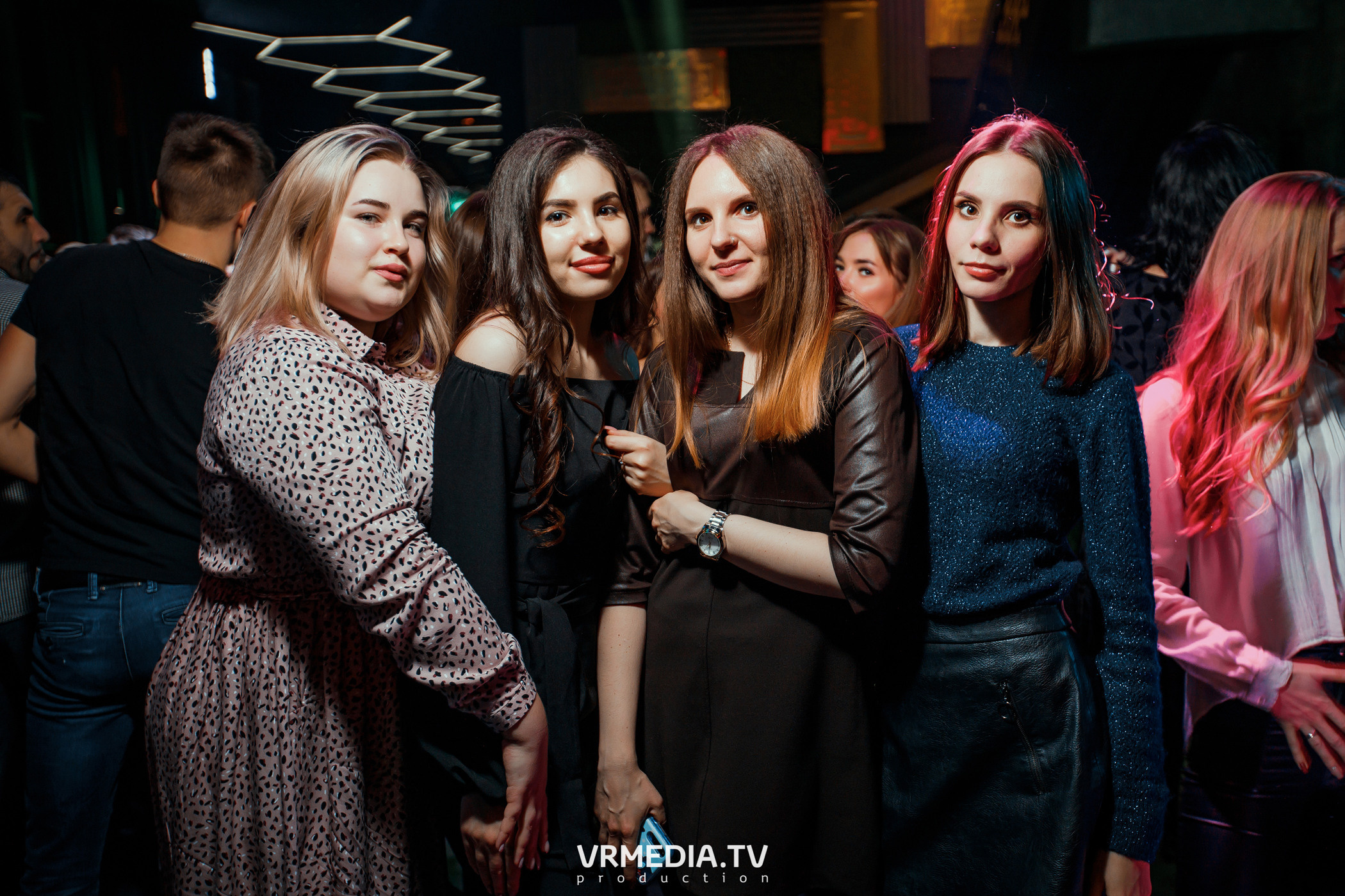 Выходные в баре «DOSKI»