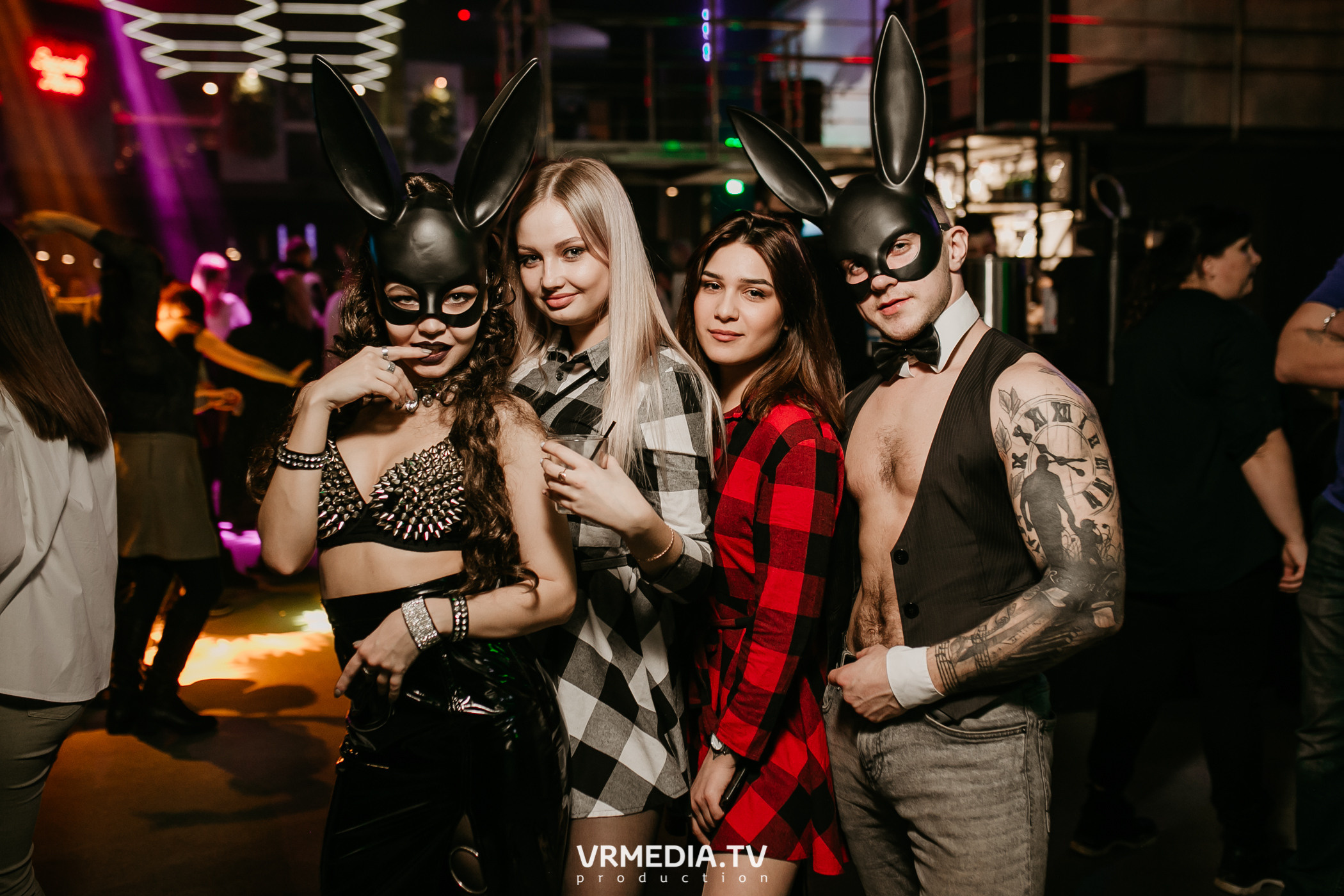 Выходные в баре «DOSKI»