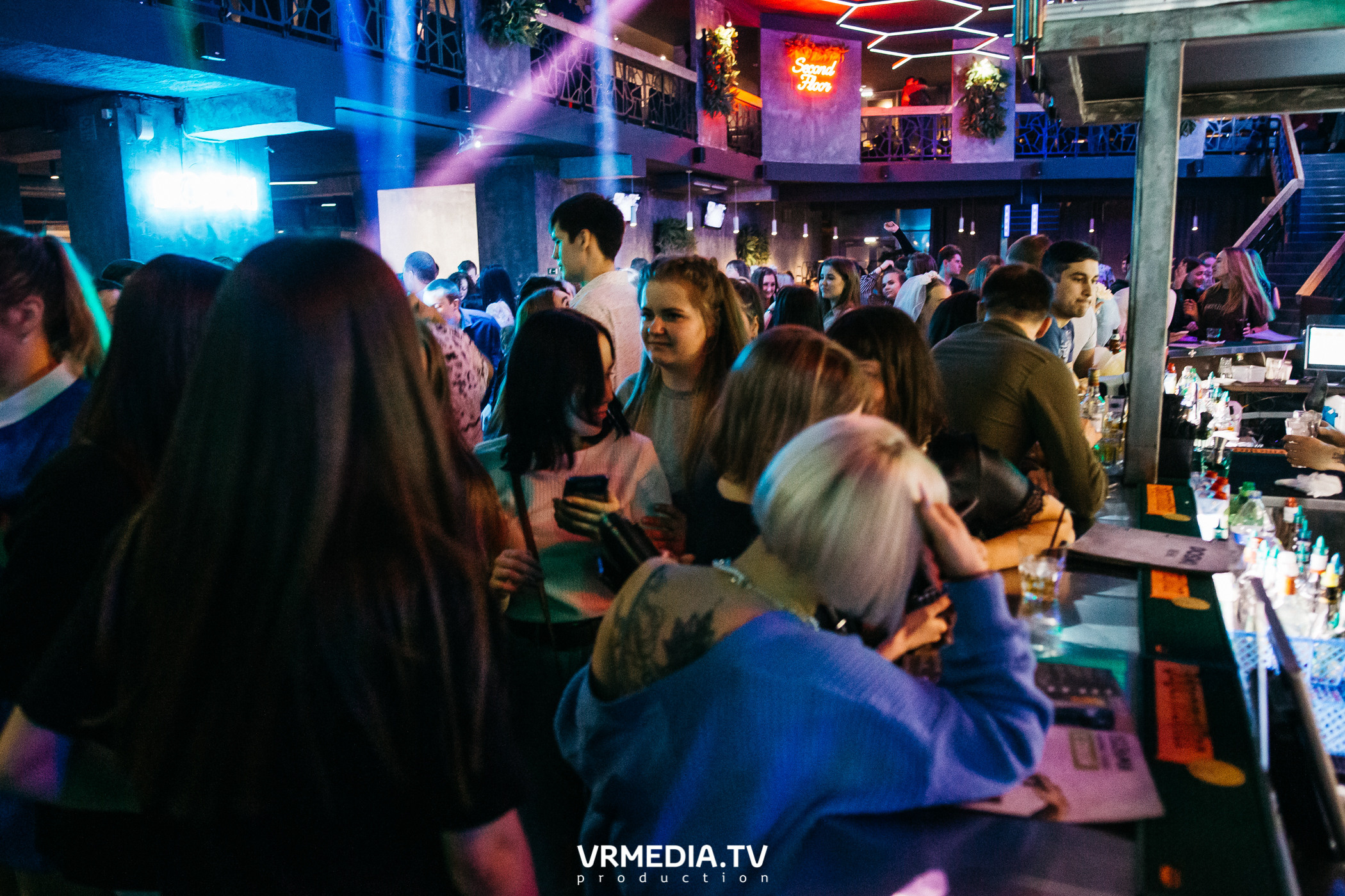 Выходные в баре «DOSKI»