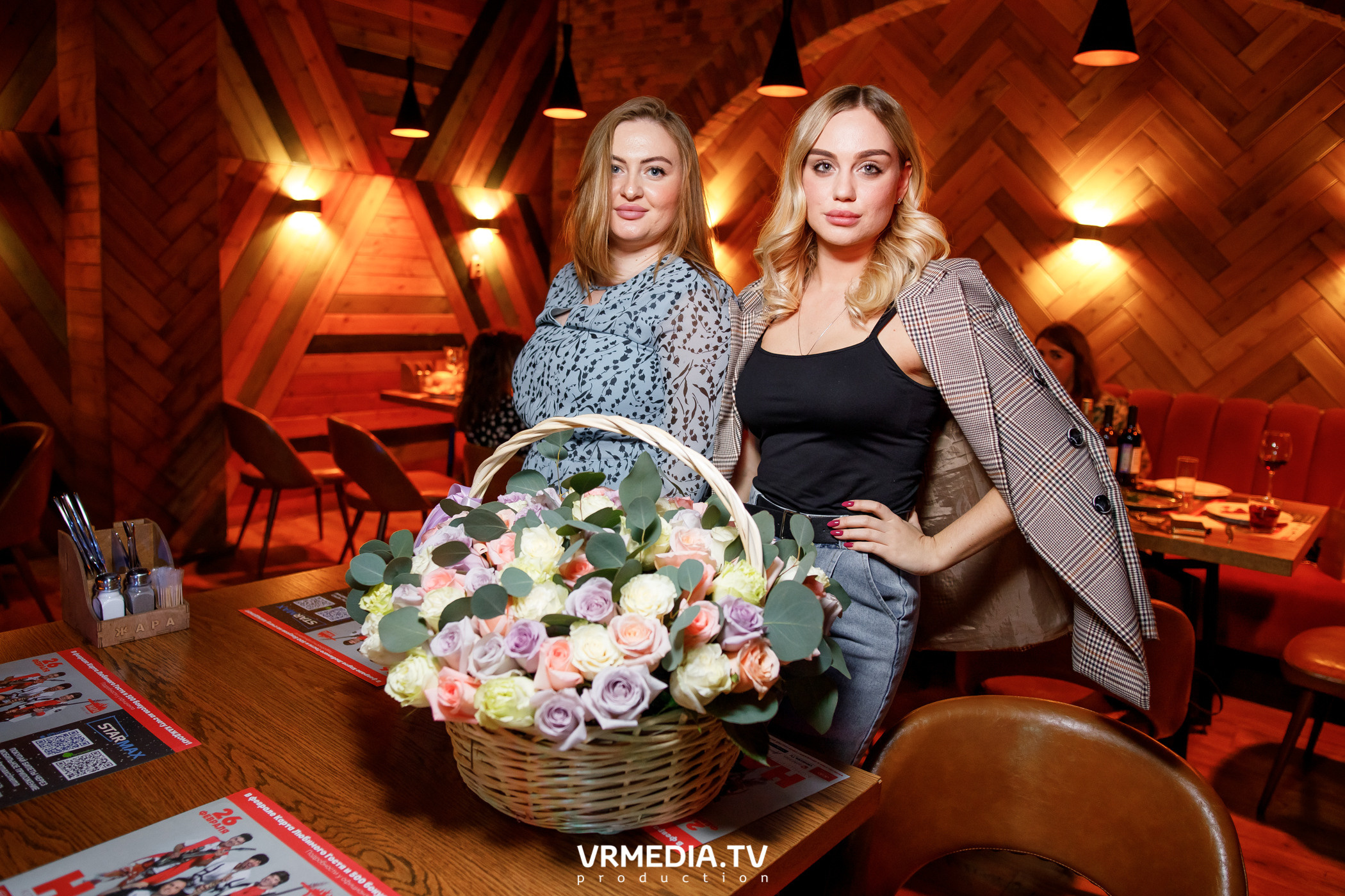 Мы русские в гриль-баре «Жара»