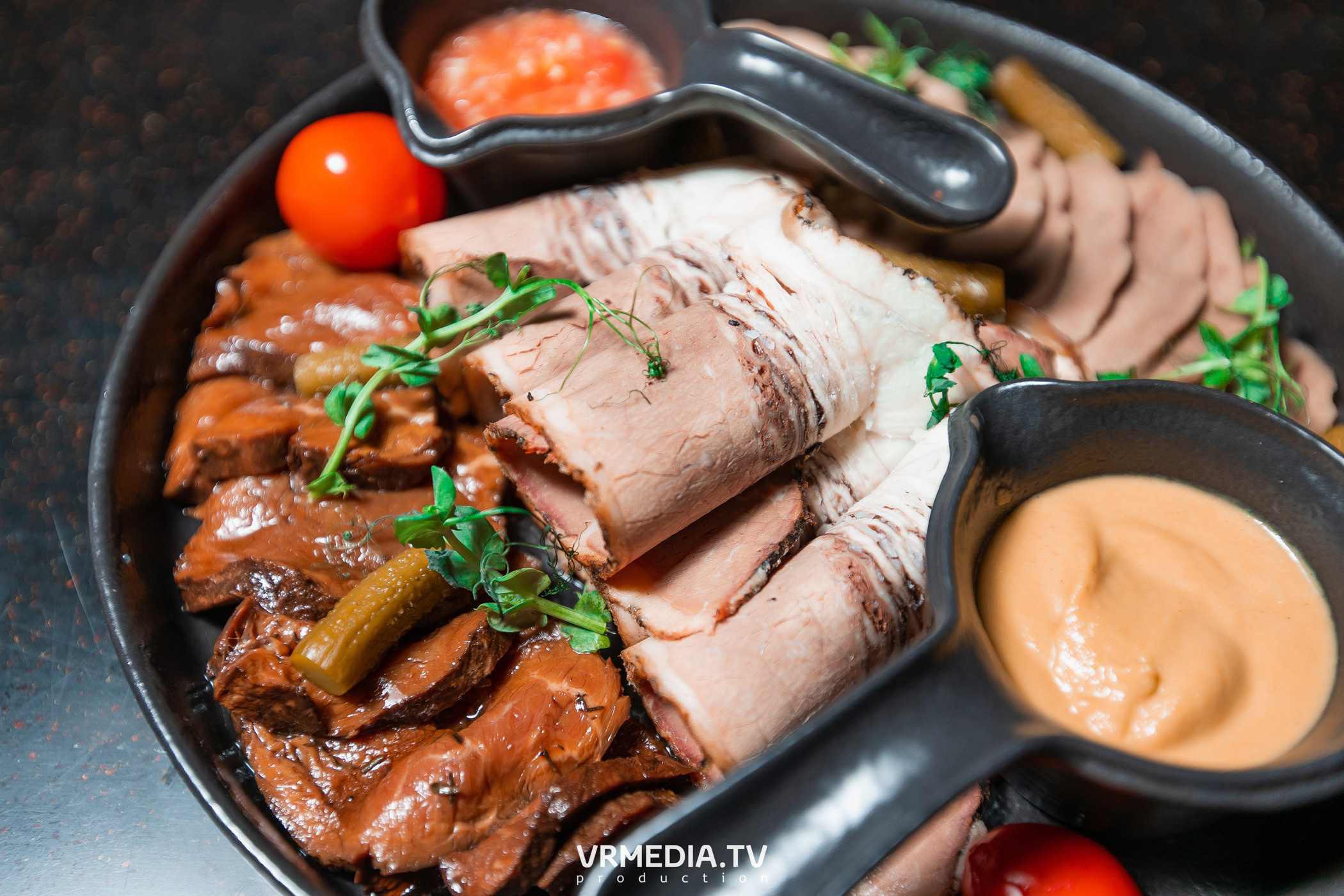 Выходные в караоке «Volna»