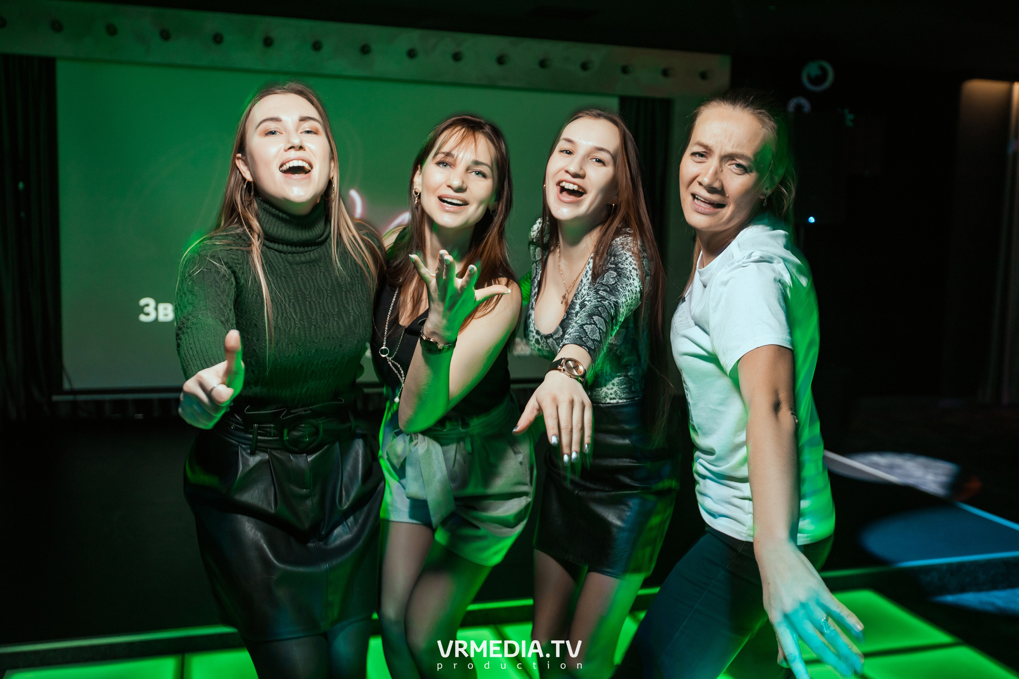 Довольно старый Новый год в караоке «Volna»