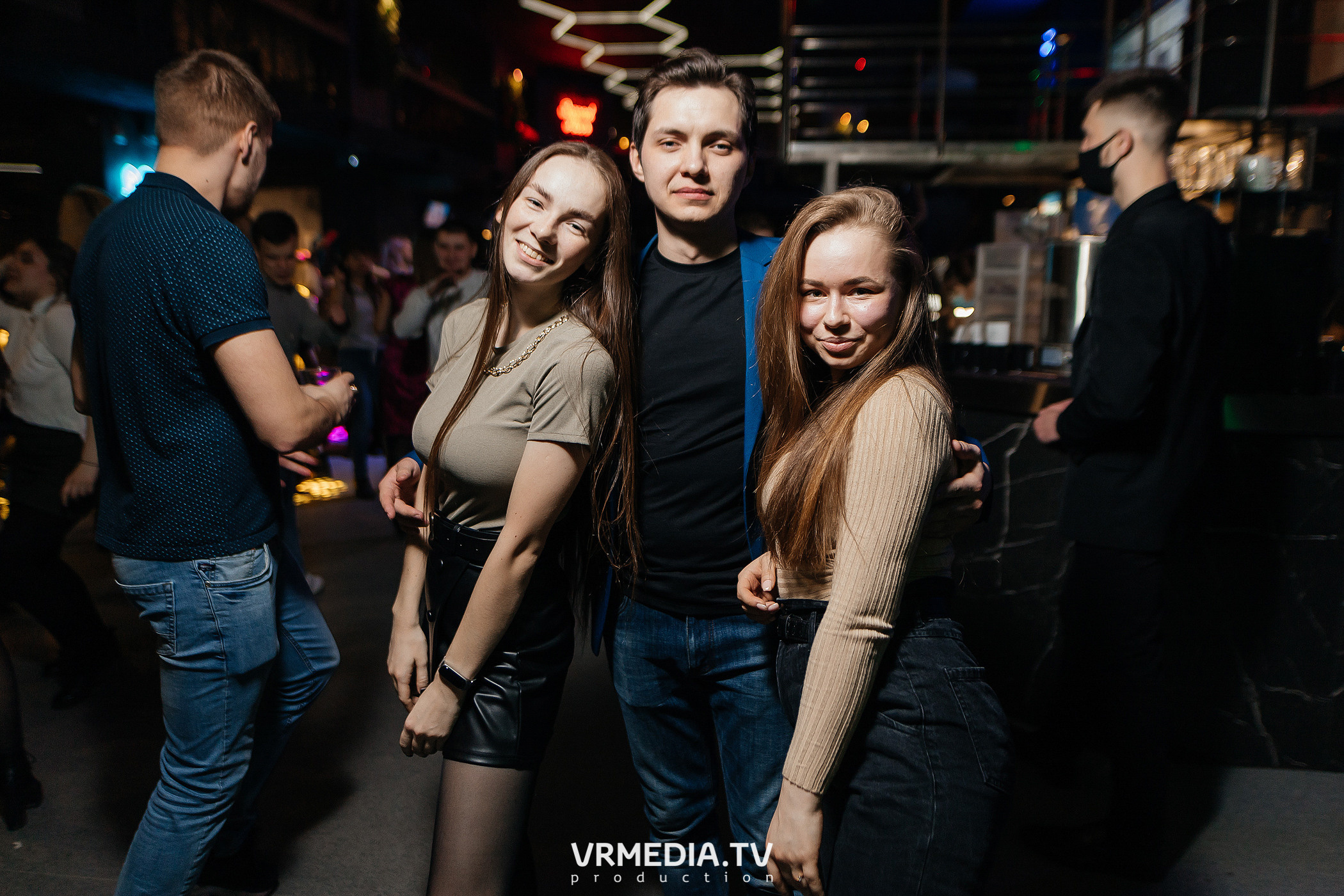 Выходные в баре «DOSKI»