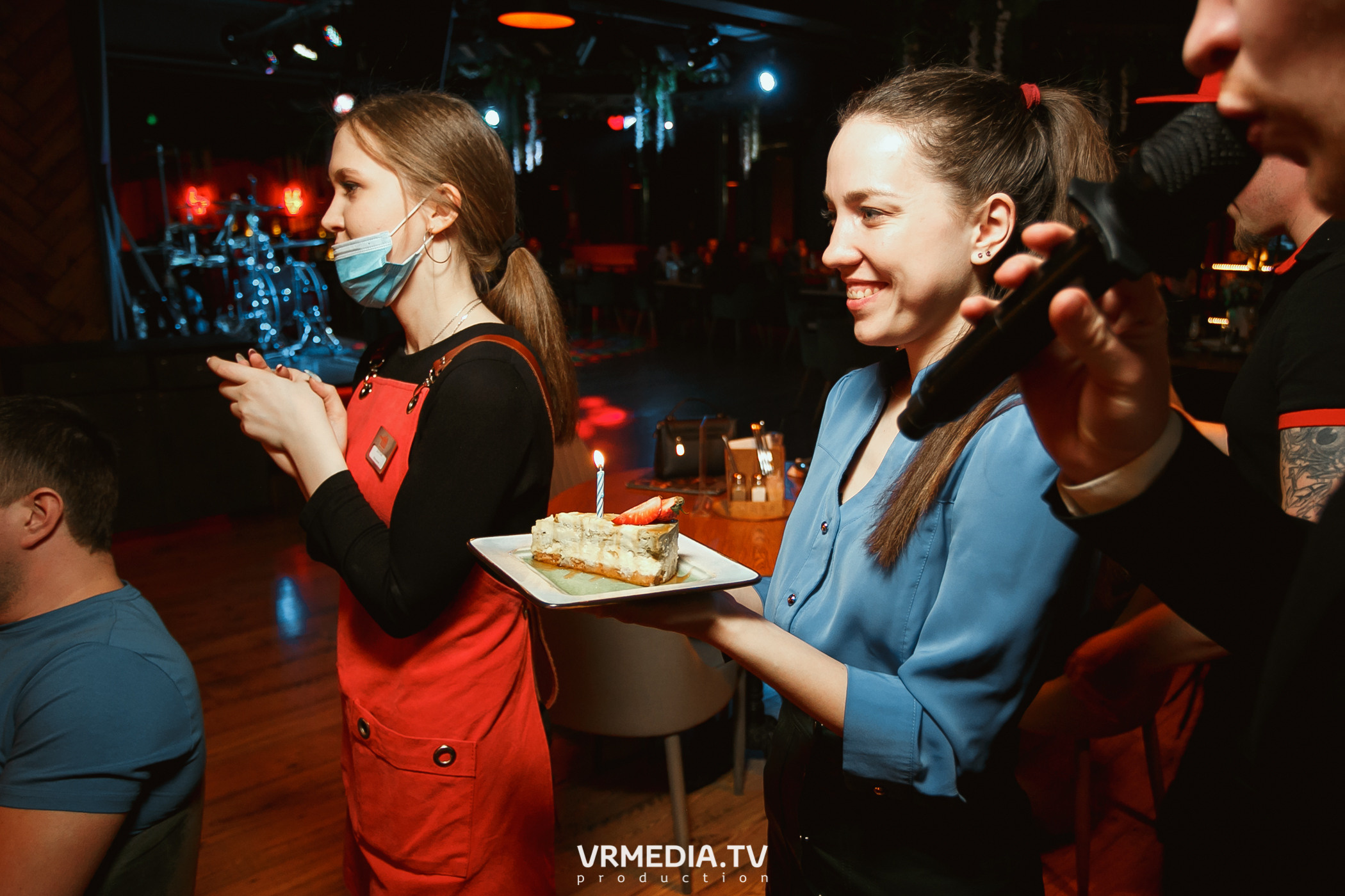 Алые Паруса в гриль-баре «Жара»