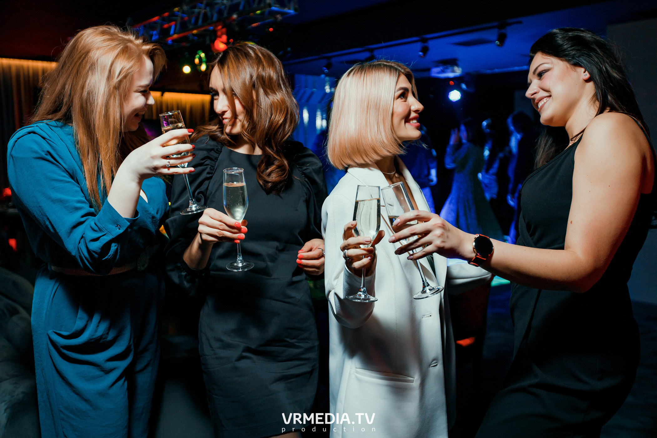 Women’s weekend в караоке «Volna»
