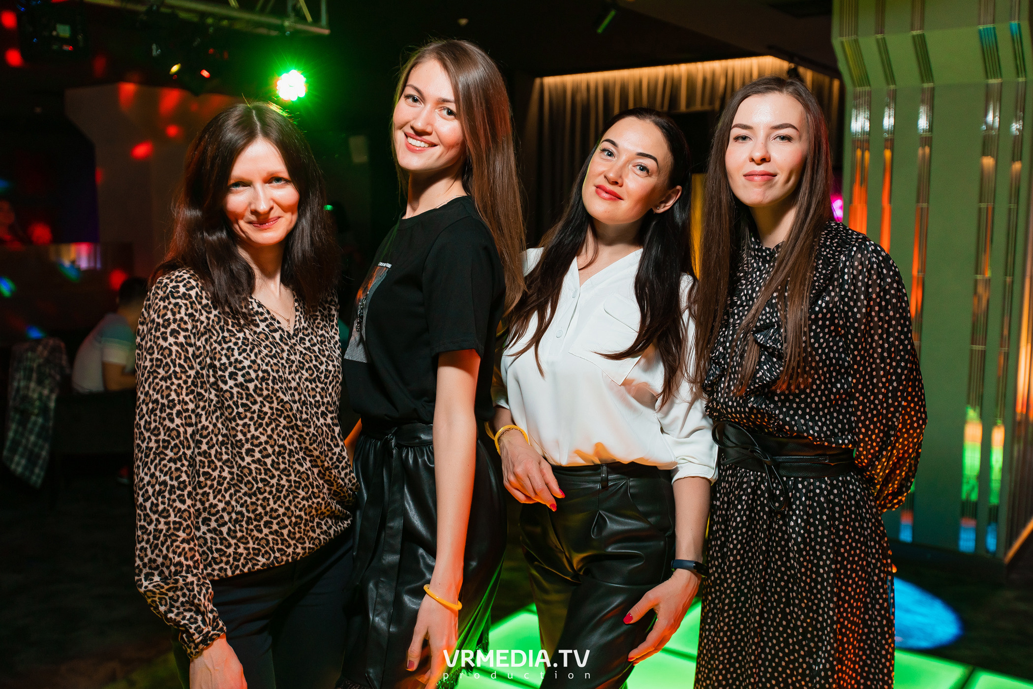 Выходные в караоке «Volna»