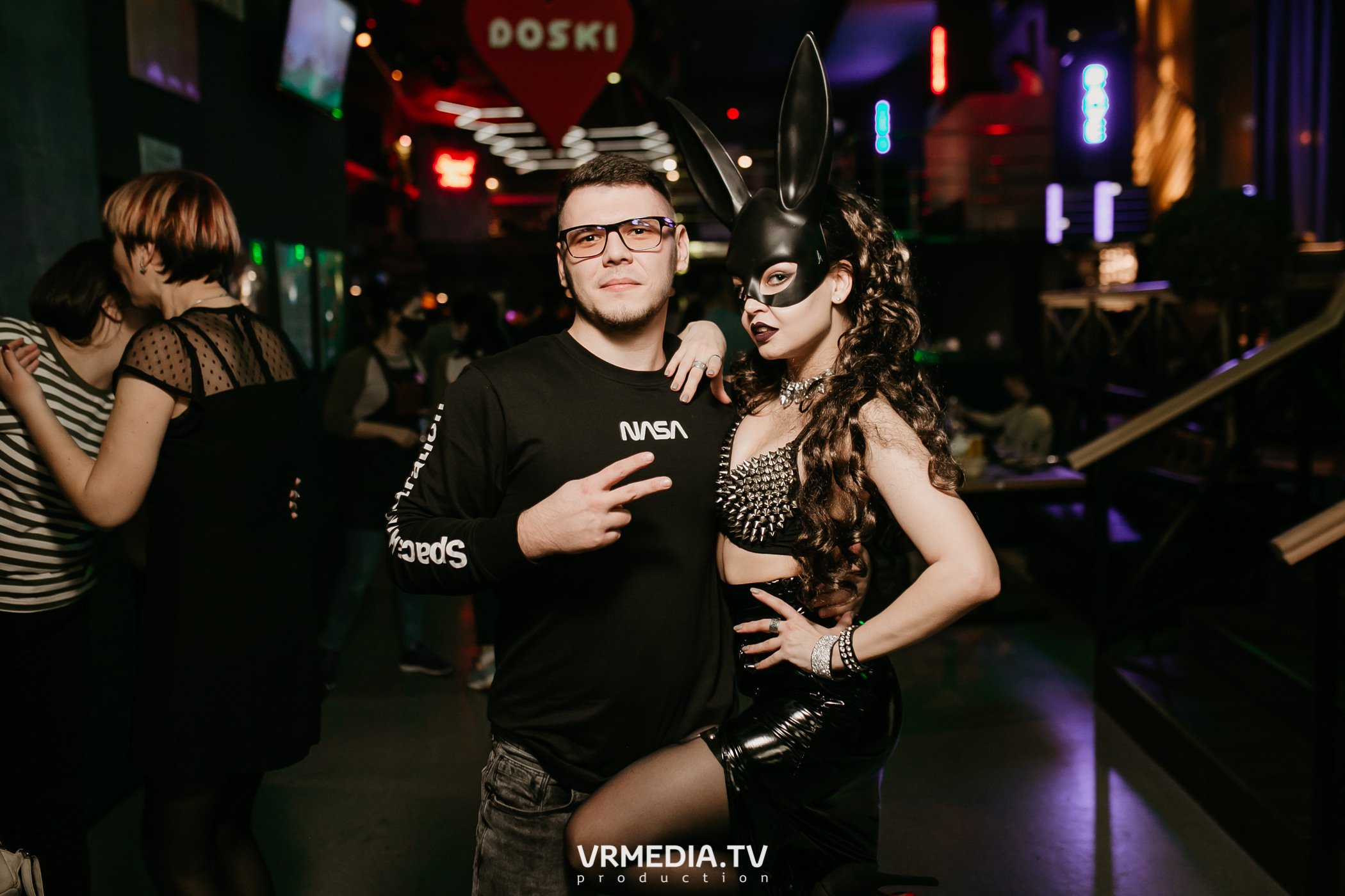 Выходные в баре «DOSKI»