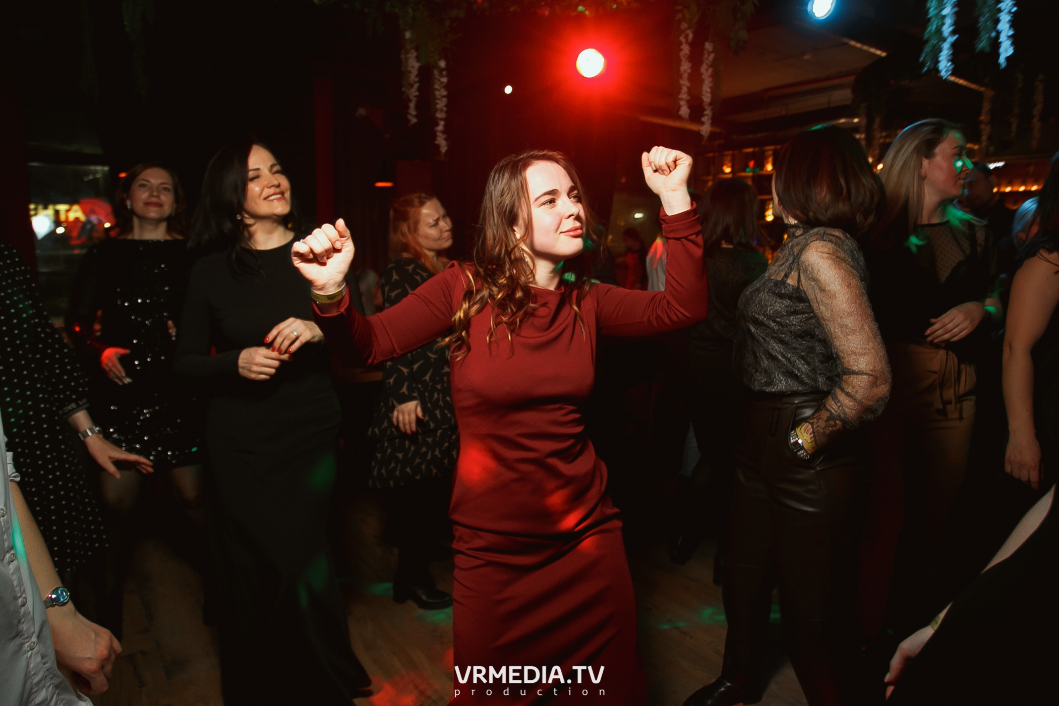 Алые Паруса в гриль-баре «Жара»