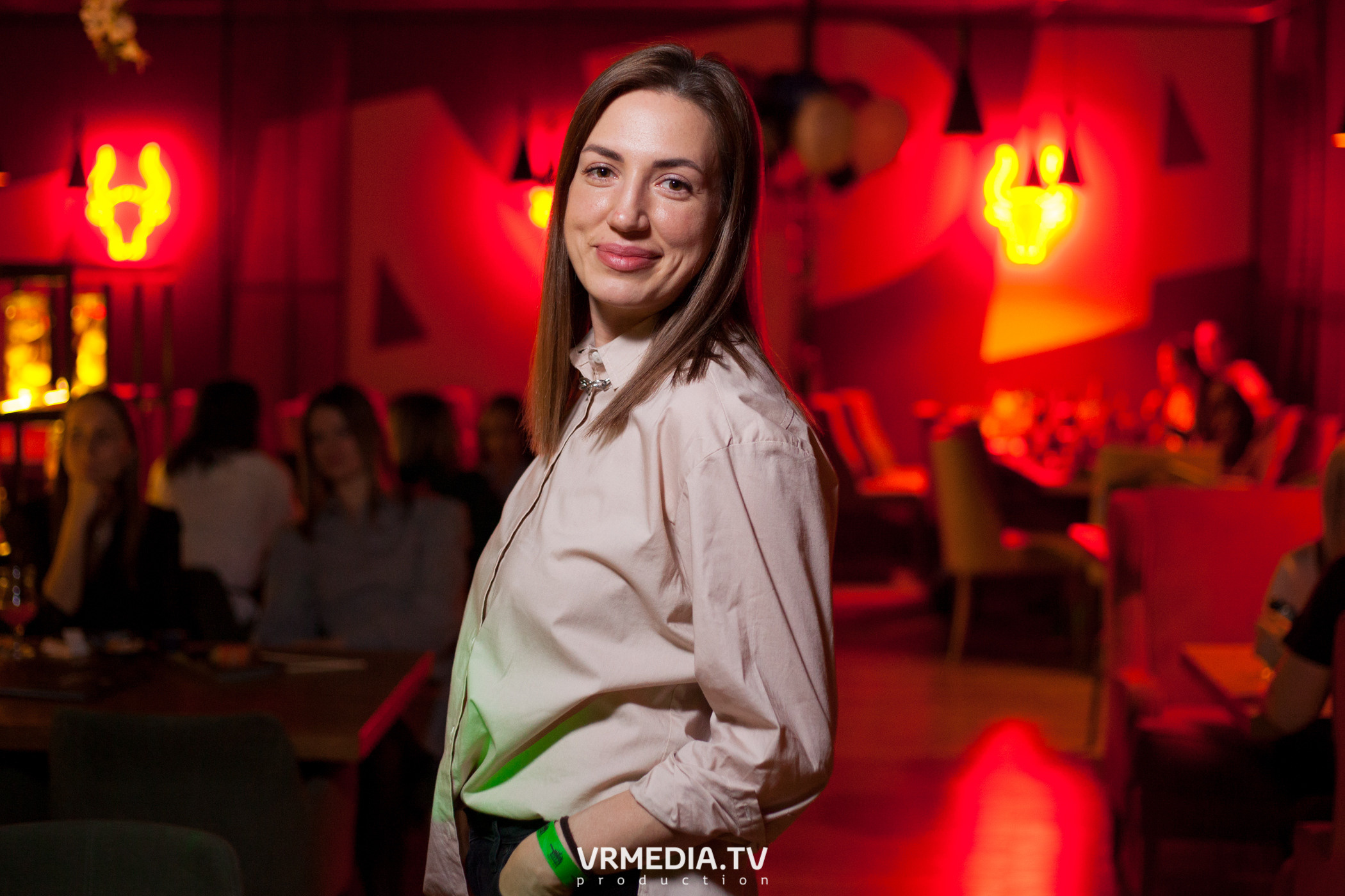 Крупным Планом в гриль-баре «Жара»