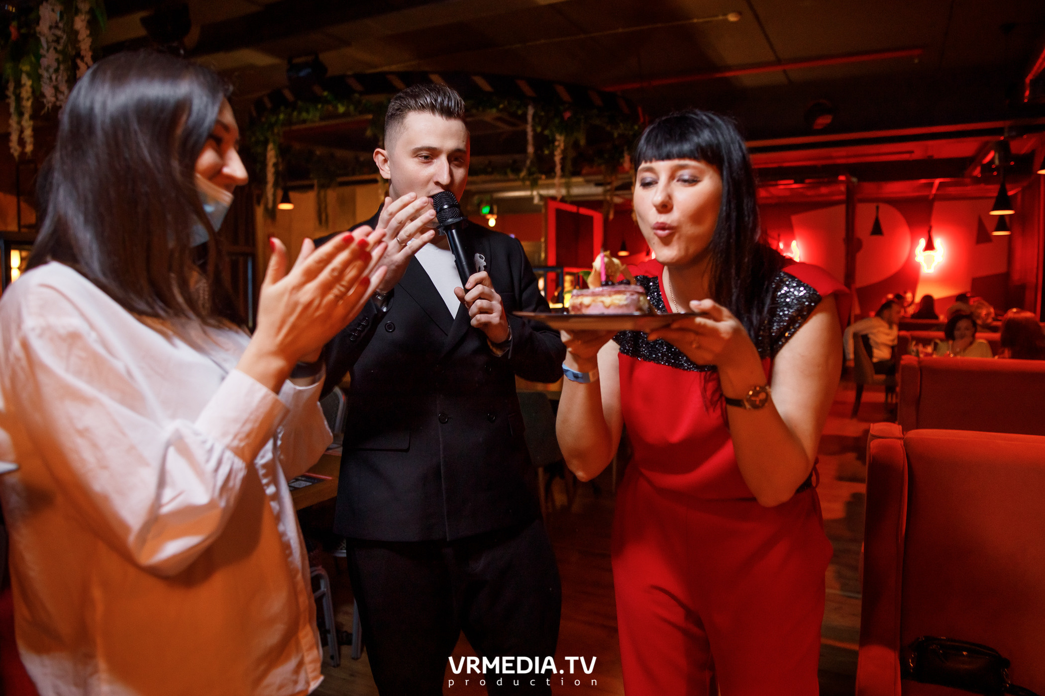 Мы русские в гриль-баре «Жара»