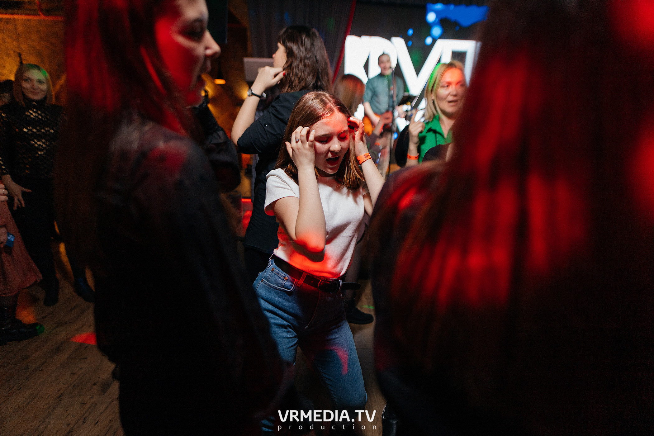 Крупным Планов в гриль-баре «Жара»