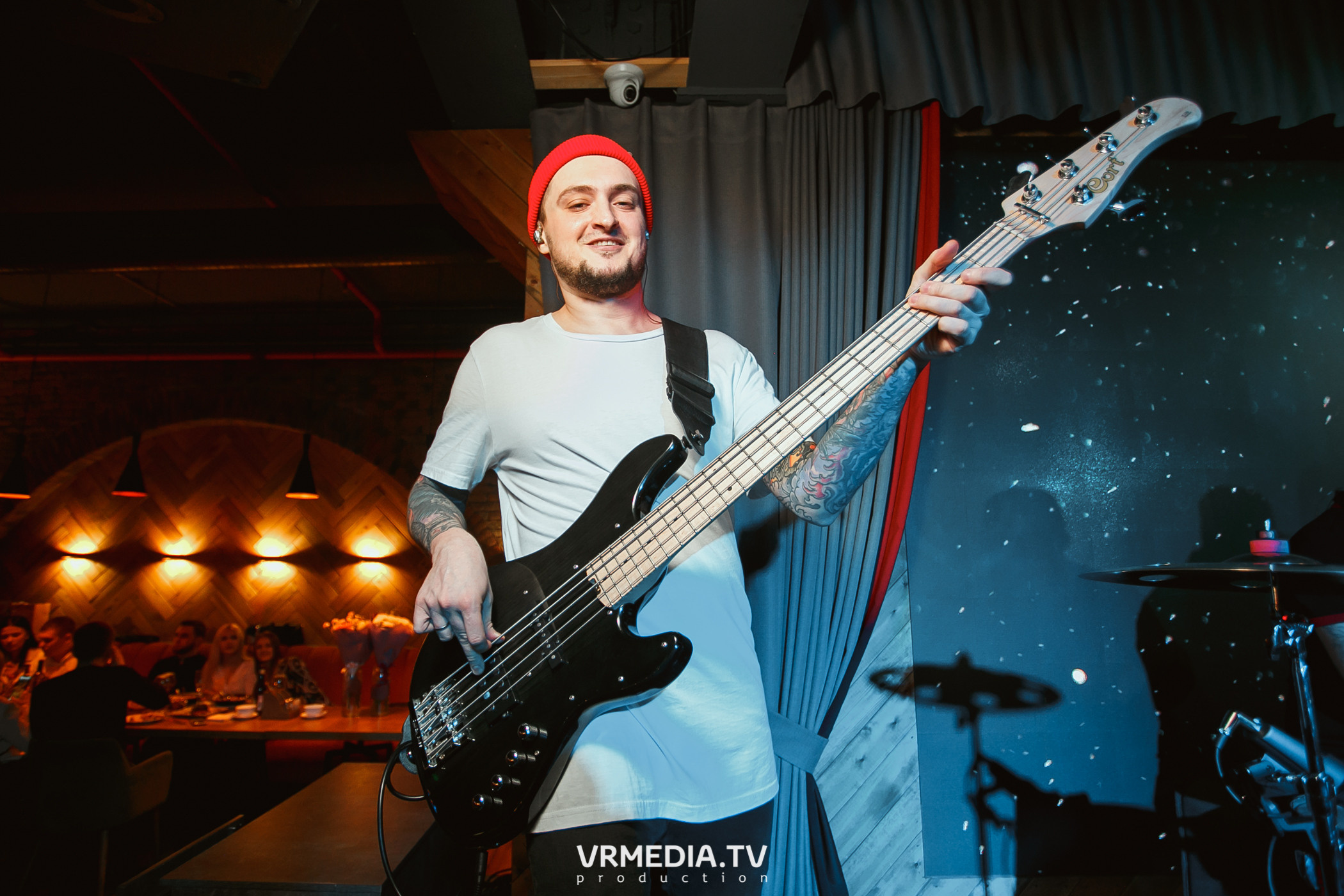 Алые Паруса в гриль-баре «Жара»