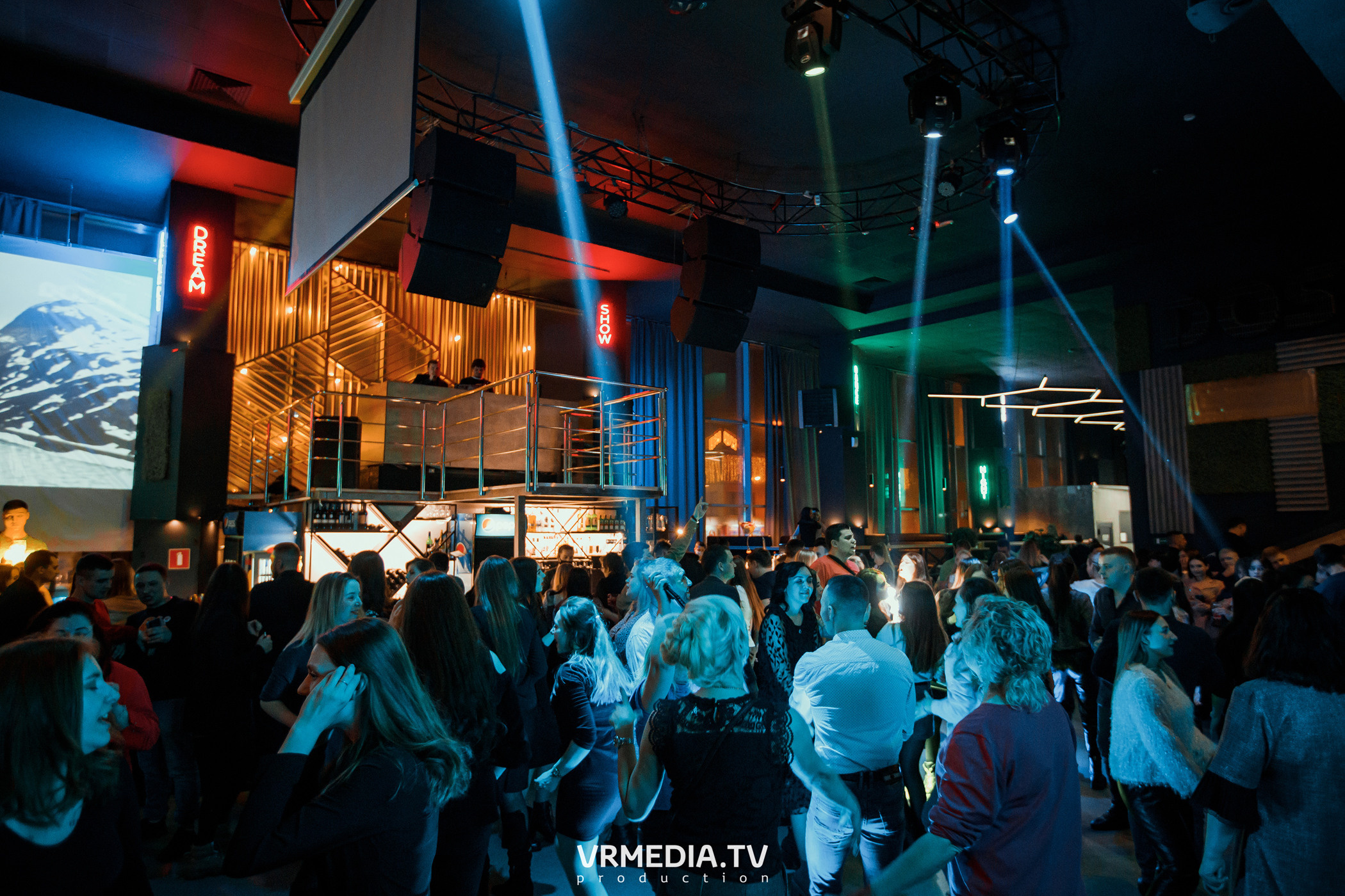 Выходные в баре «DOSKI»