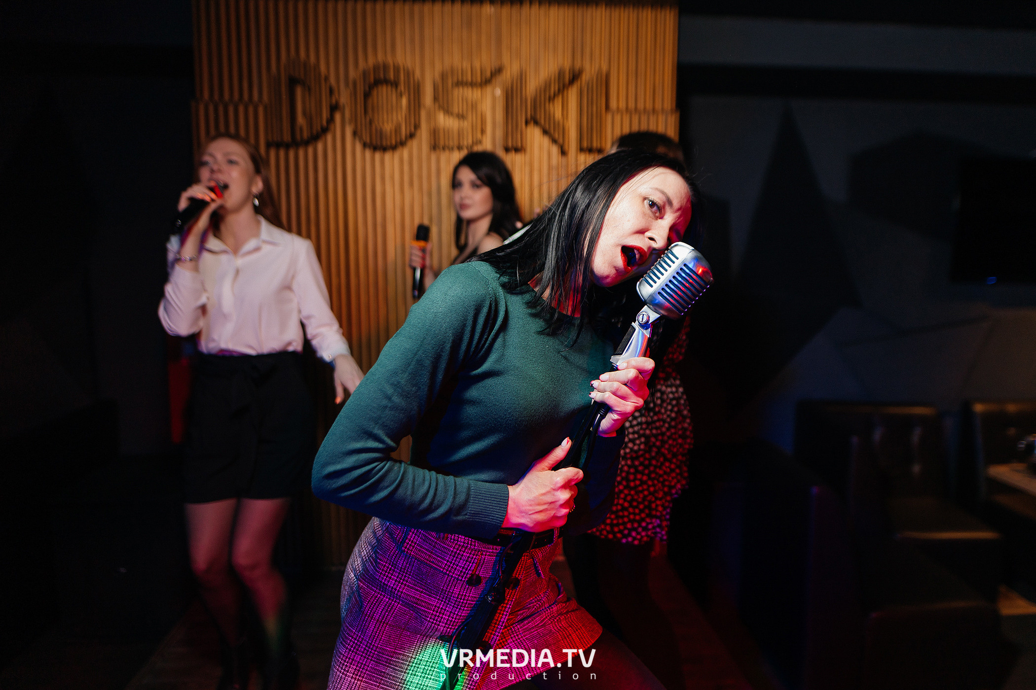 Выходные в баре «DOSKI»