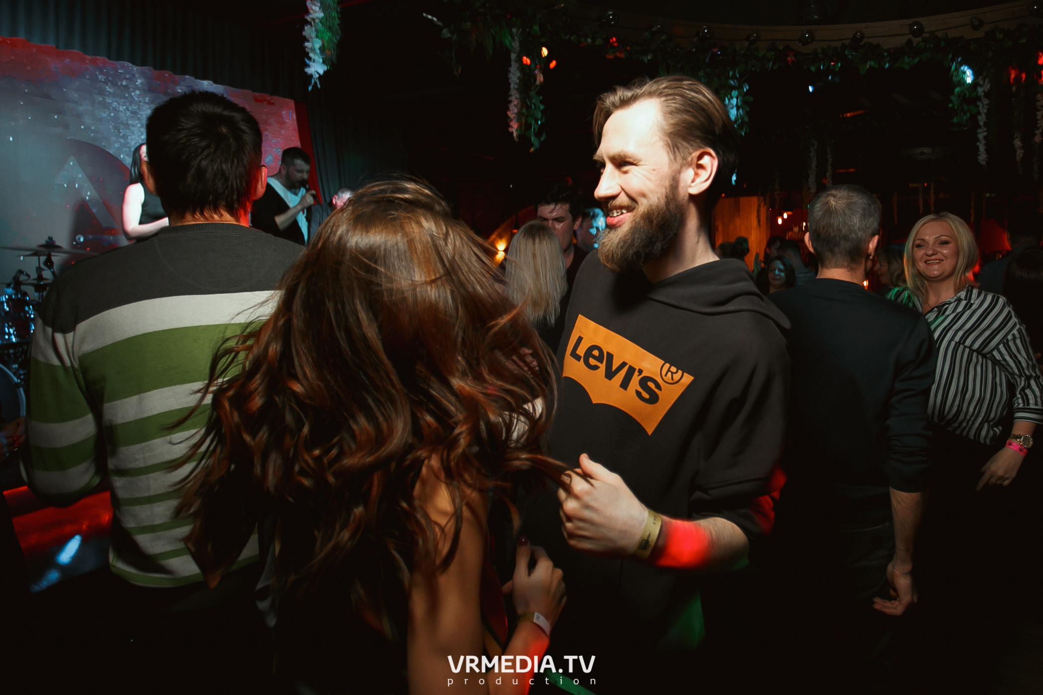 Алые Паруса в гриль-баре «Жара»