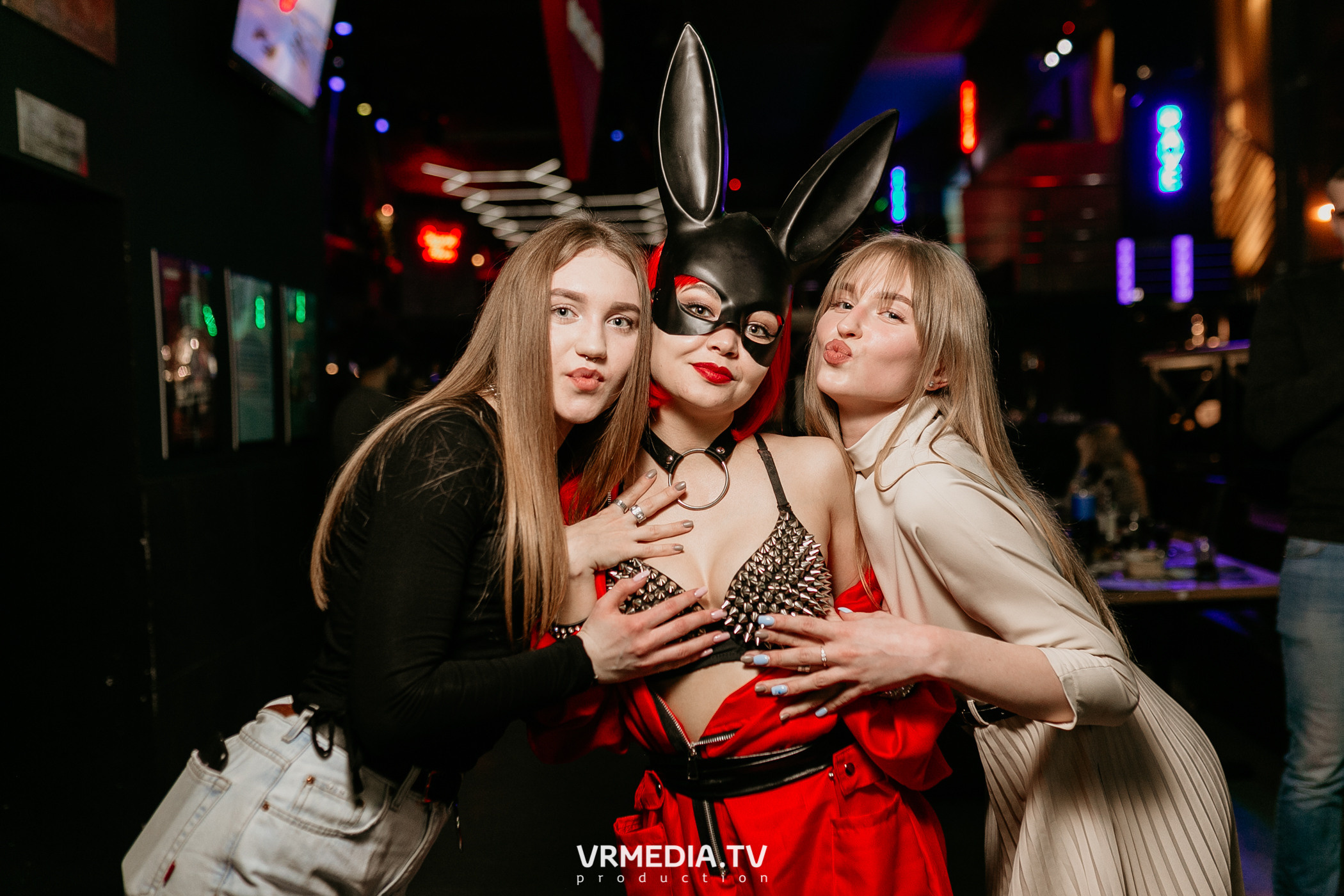 Выходные в баре «DOSKI»