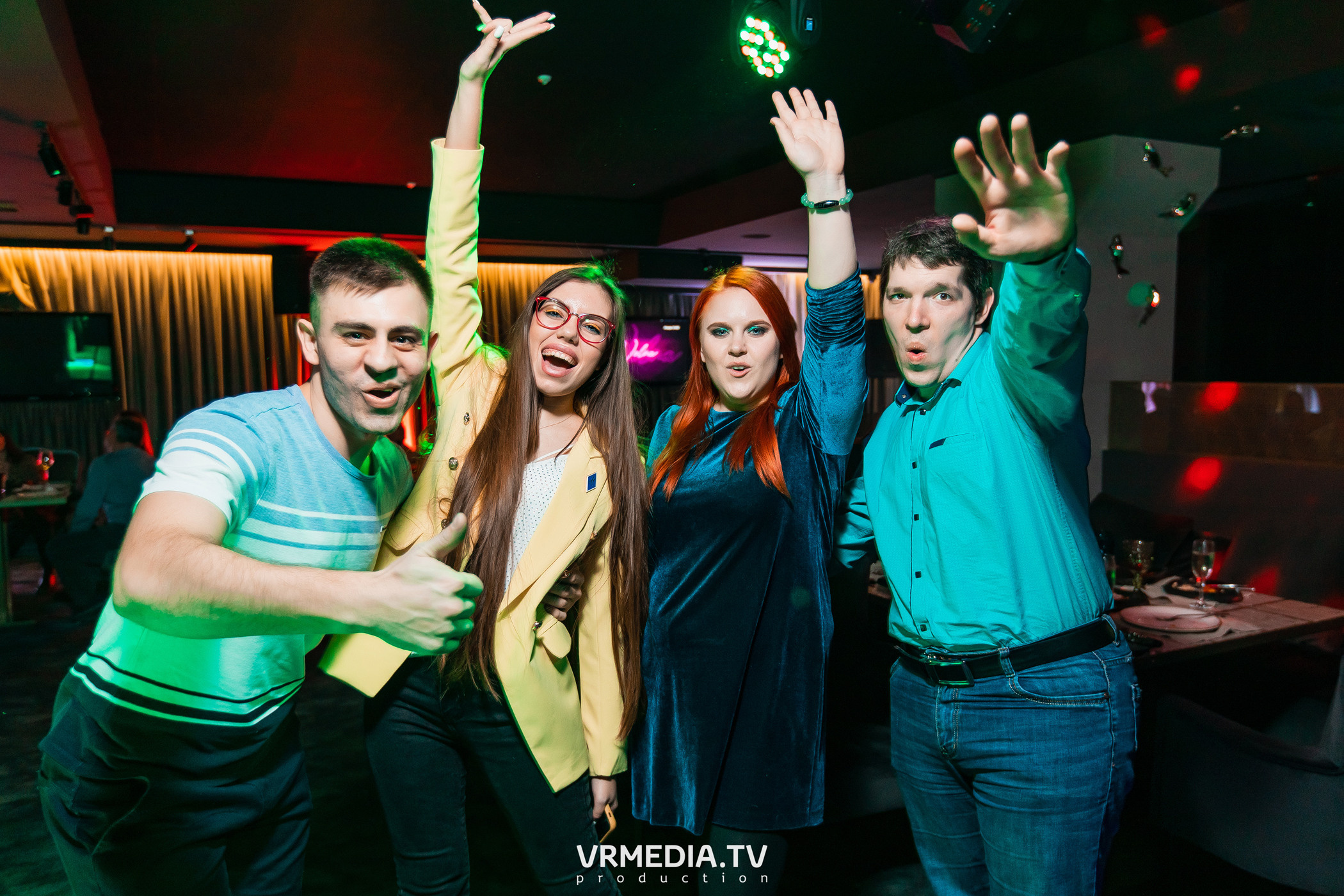 Выходные в караоке «Volna»