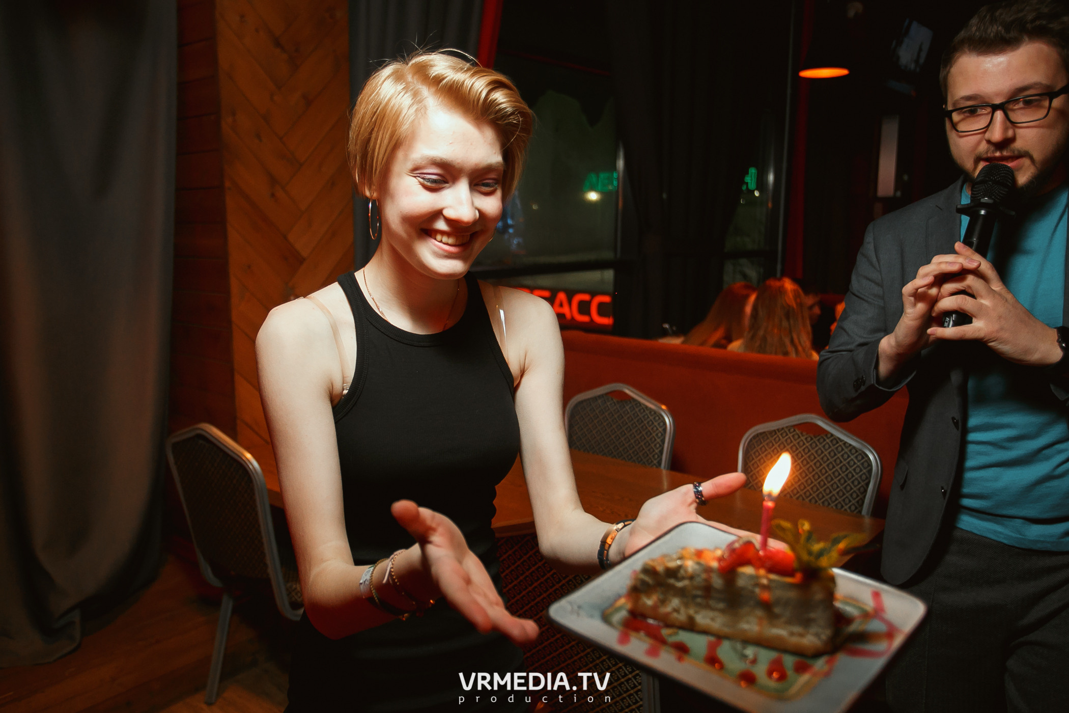 Крупным Планом в гриль-баре «Жара»