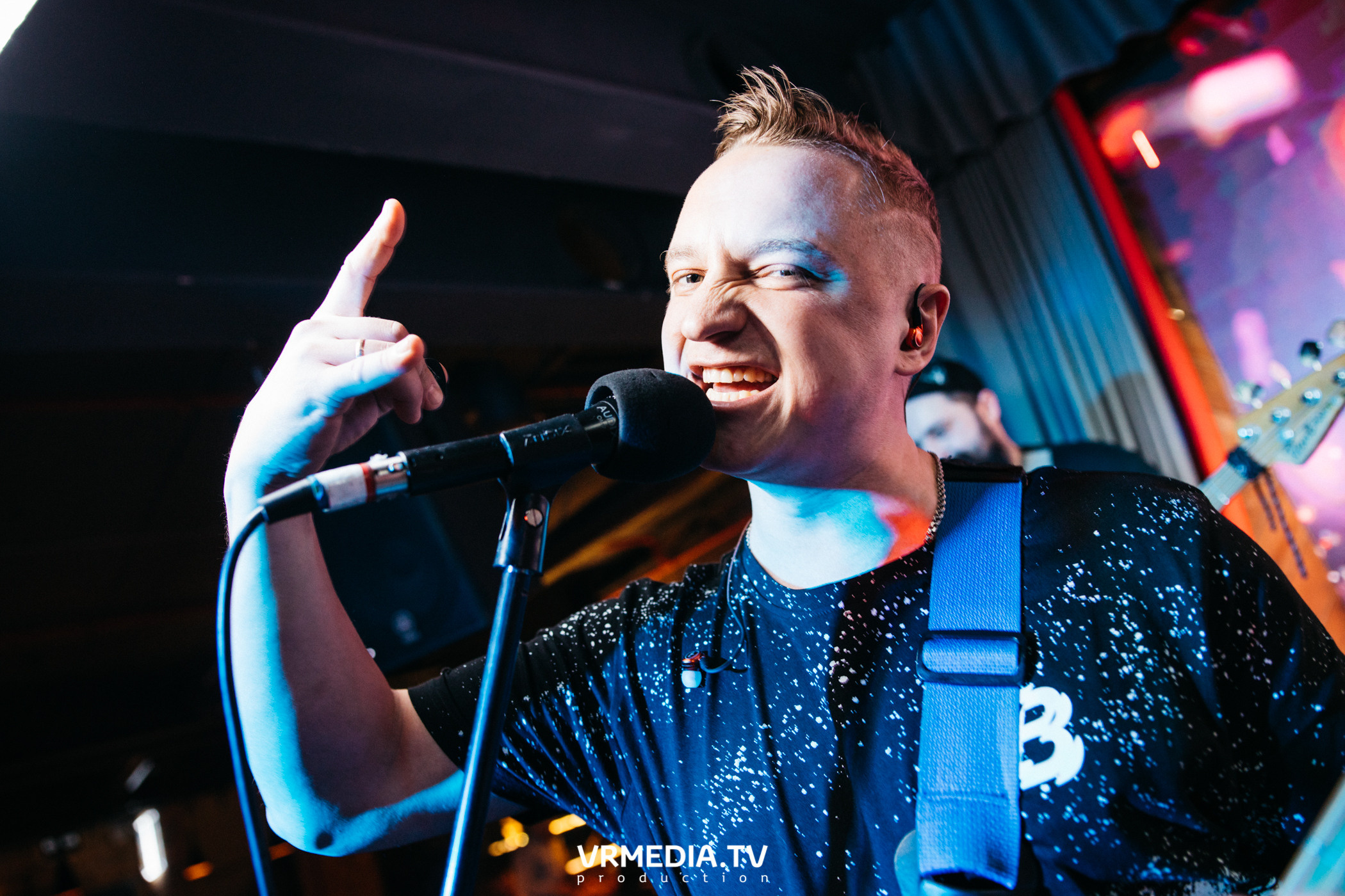 Мы русские в гриль-баре «Жара»