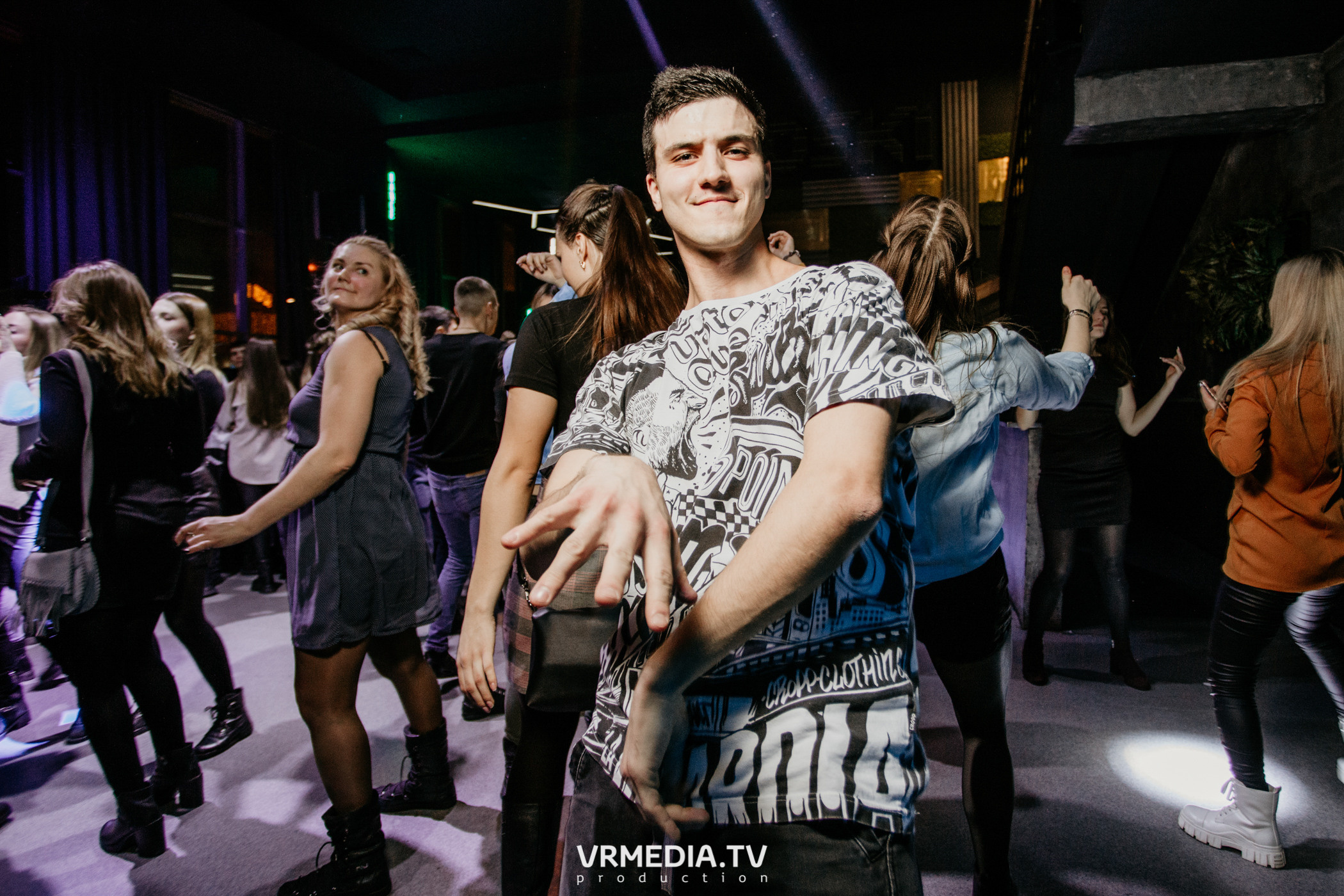 Выходные в баре «DOSKI»