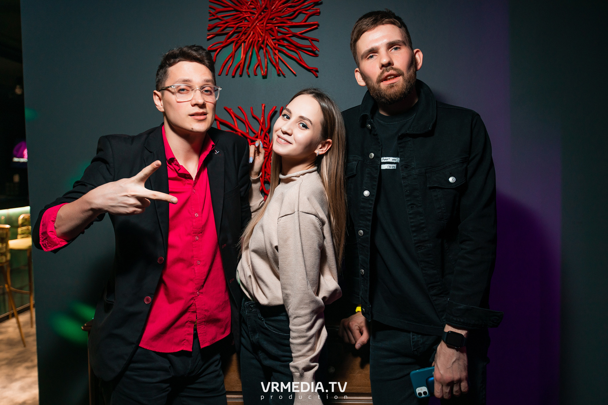 Выходные в караоке «Volna»