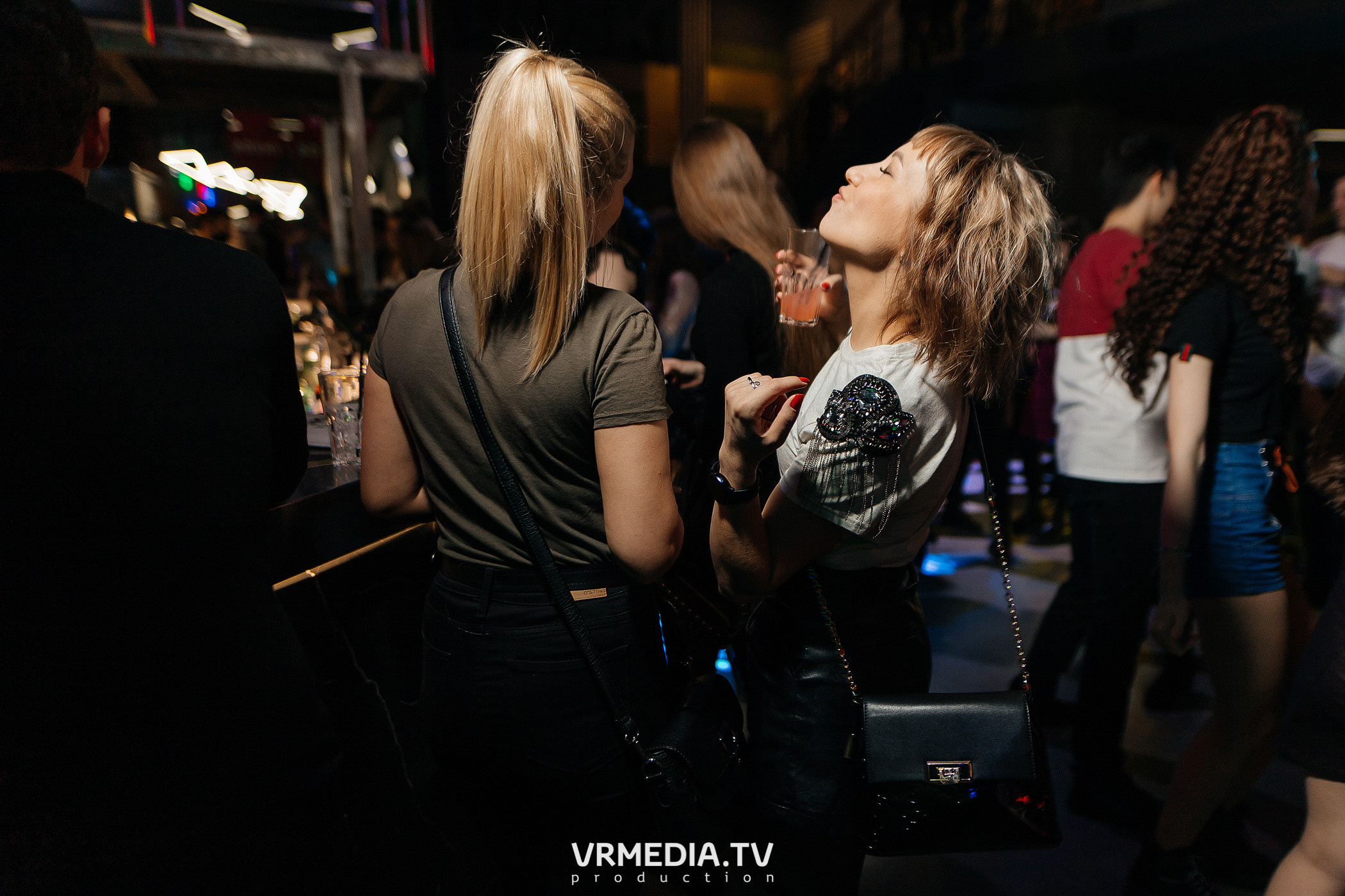 Выходные в баре «DOSKI»