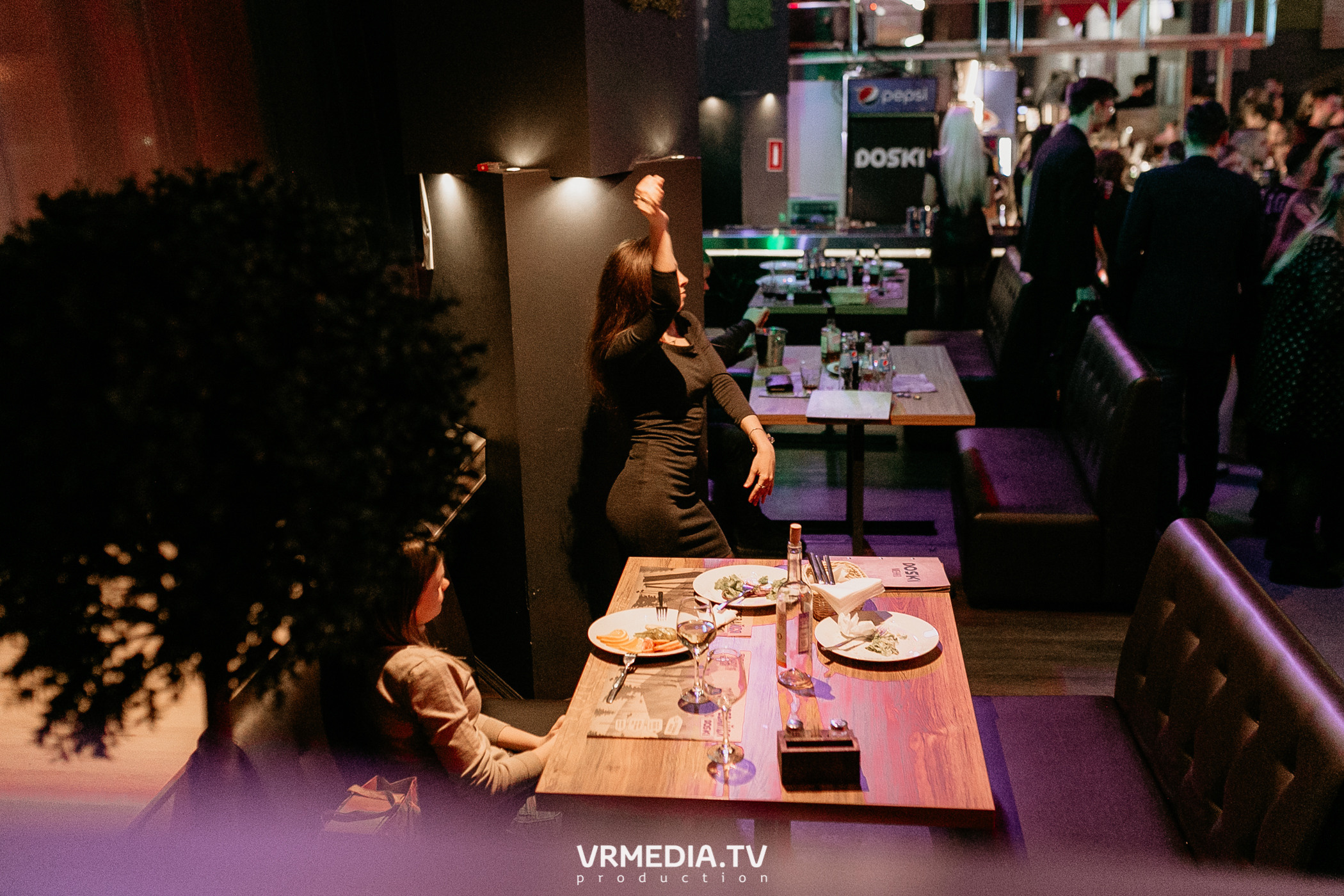 Выходные в баре «DOSKI»