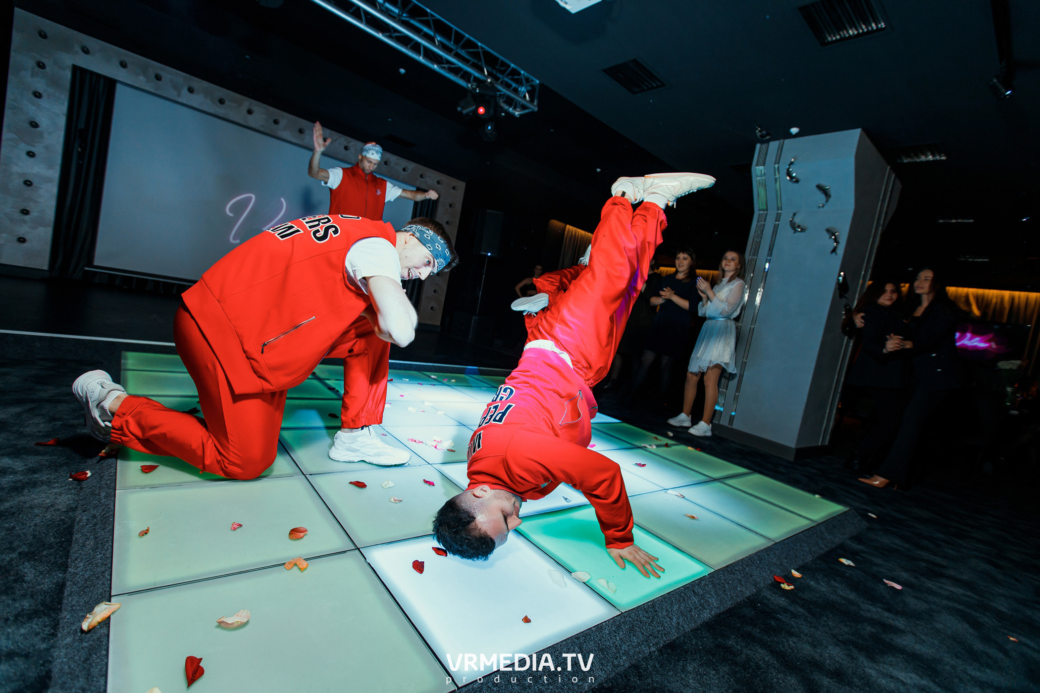 Women’s weekend в караоке «Volna»