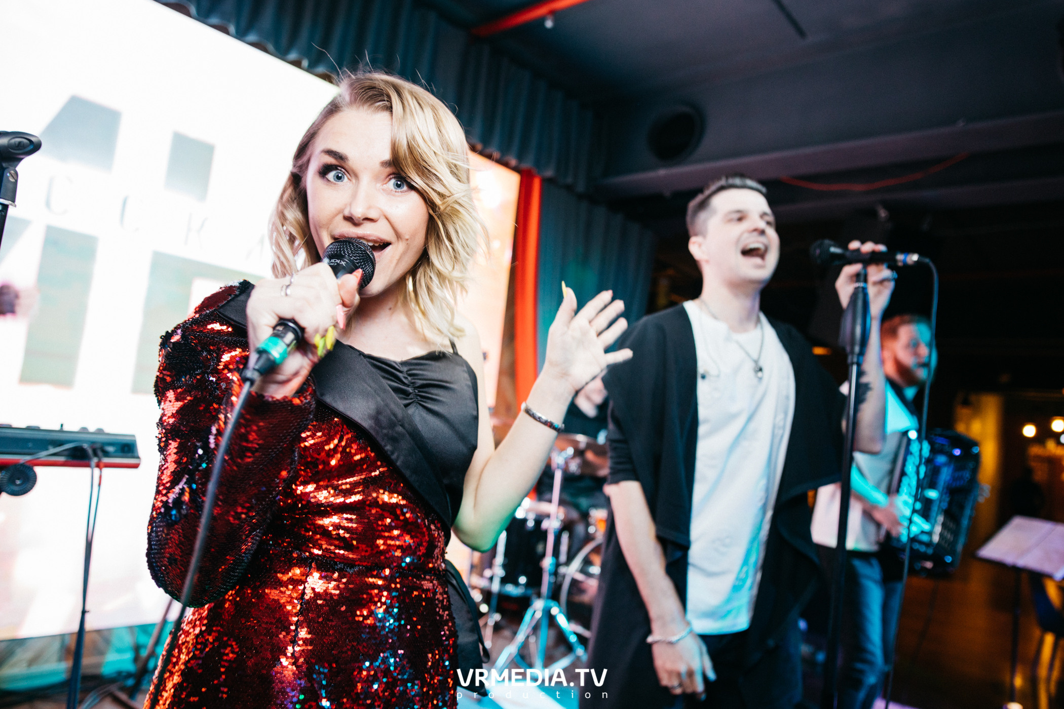 Мы русские в гриль-баре «Жара»