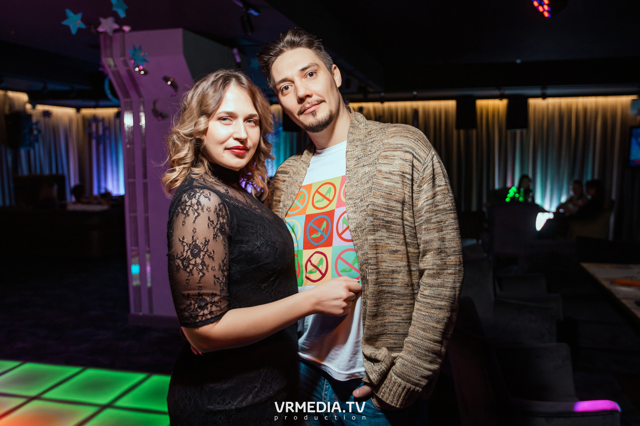 Merry Christmas в караоке «Volna»