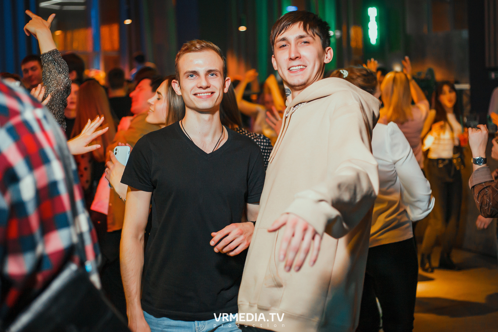 Выходные в баре «DOSKI»