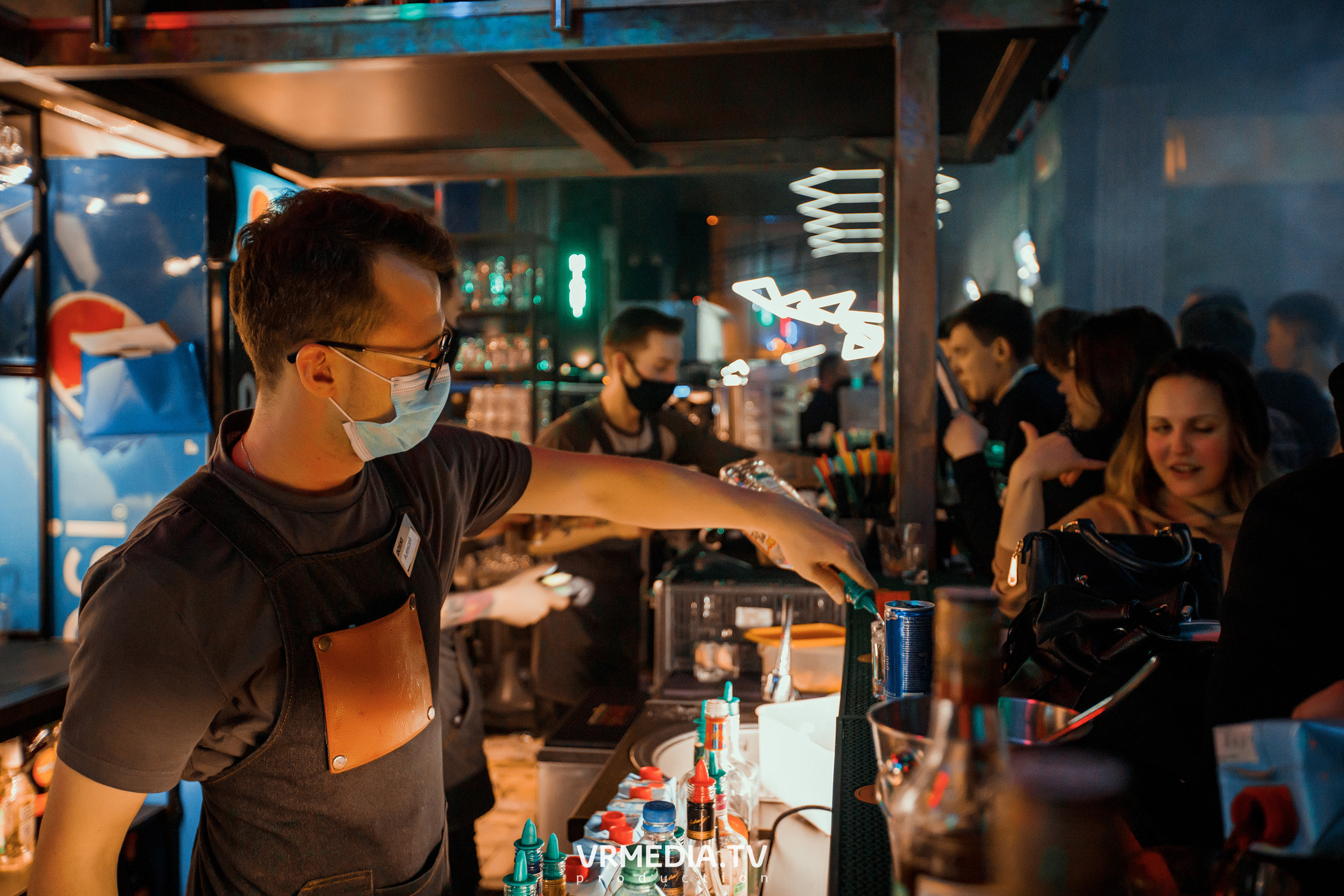 Выходные в баре «DOSKI»