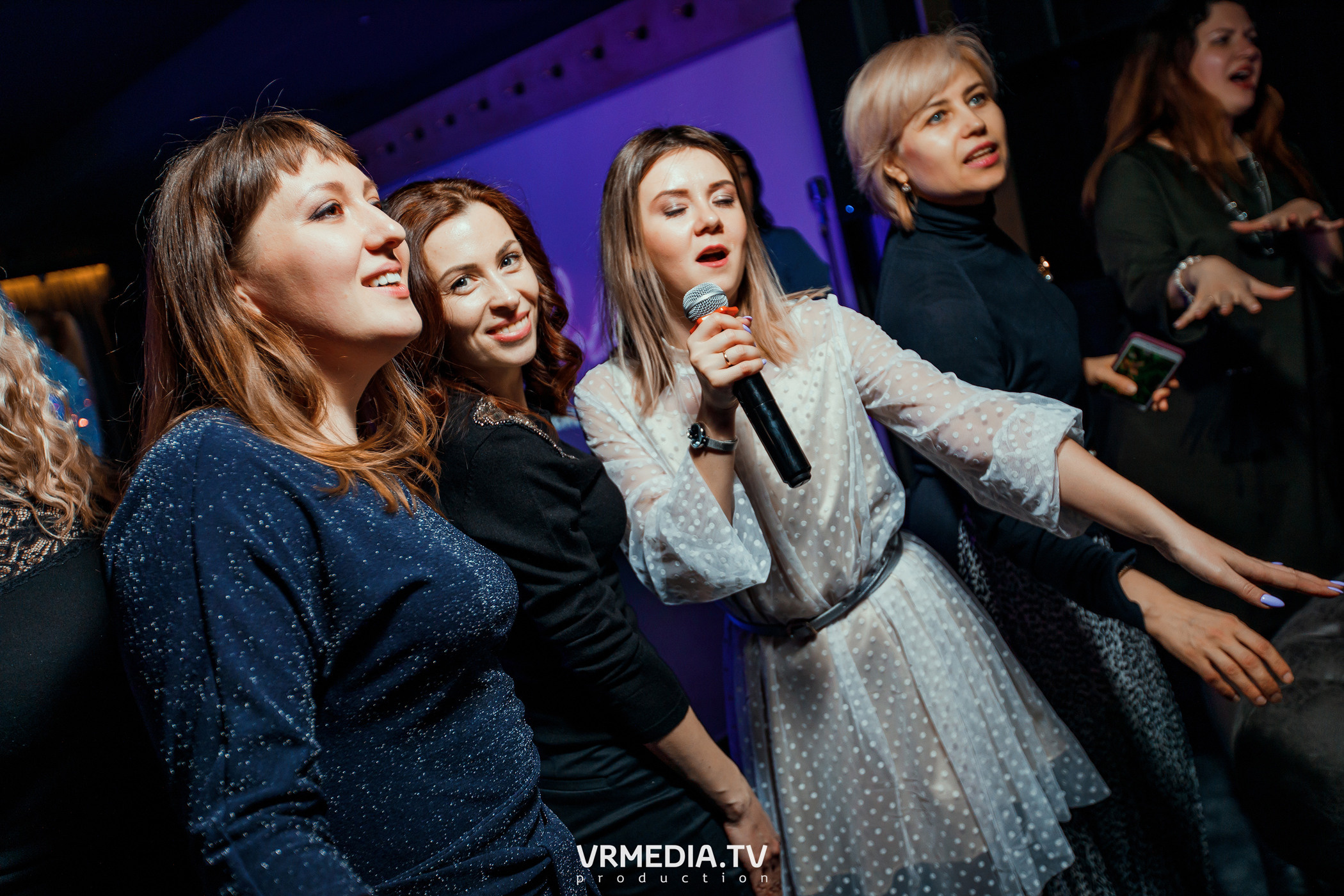 Women’s weekend в караоке «Volna»