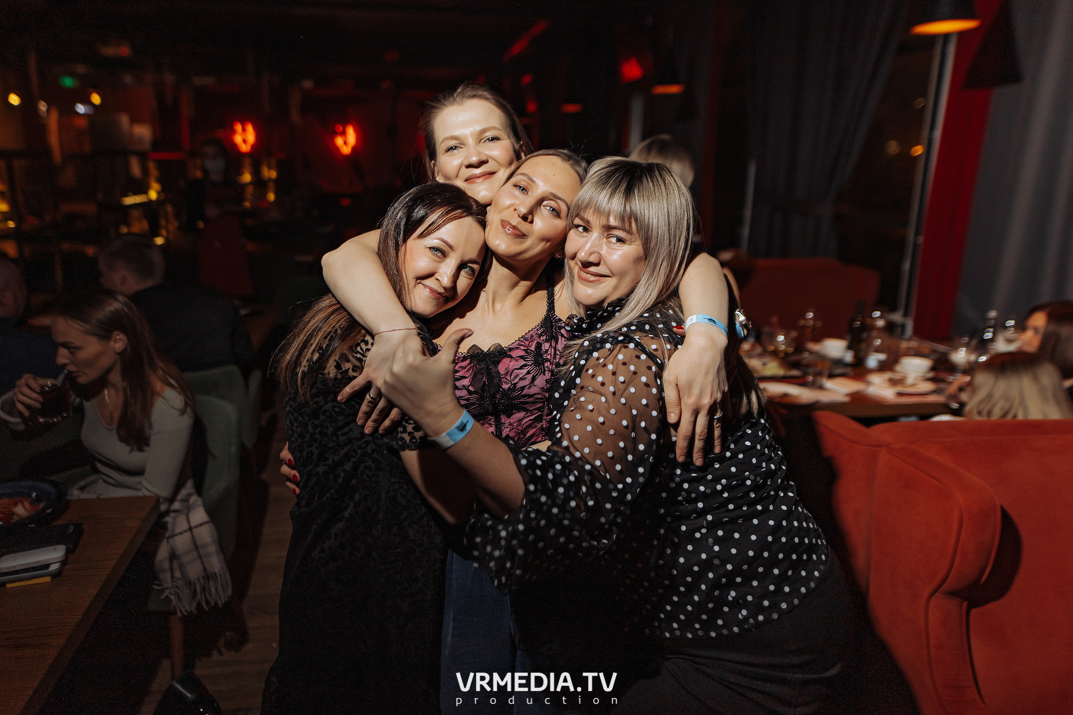 Алые Паруса в гриль-баре «Жара»