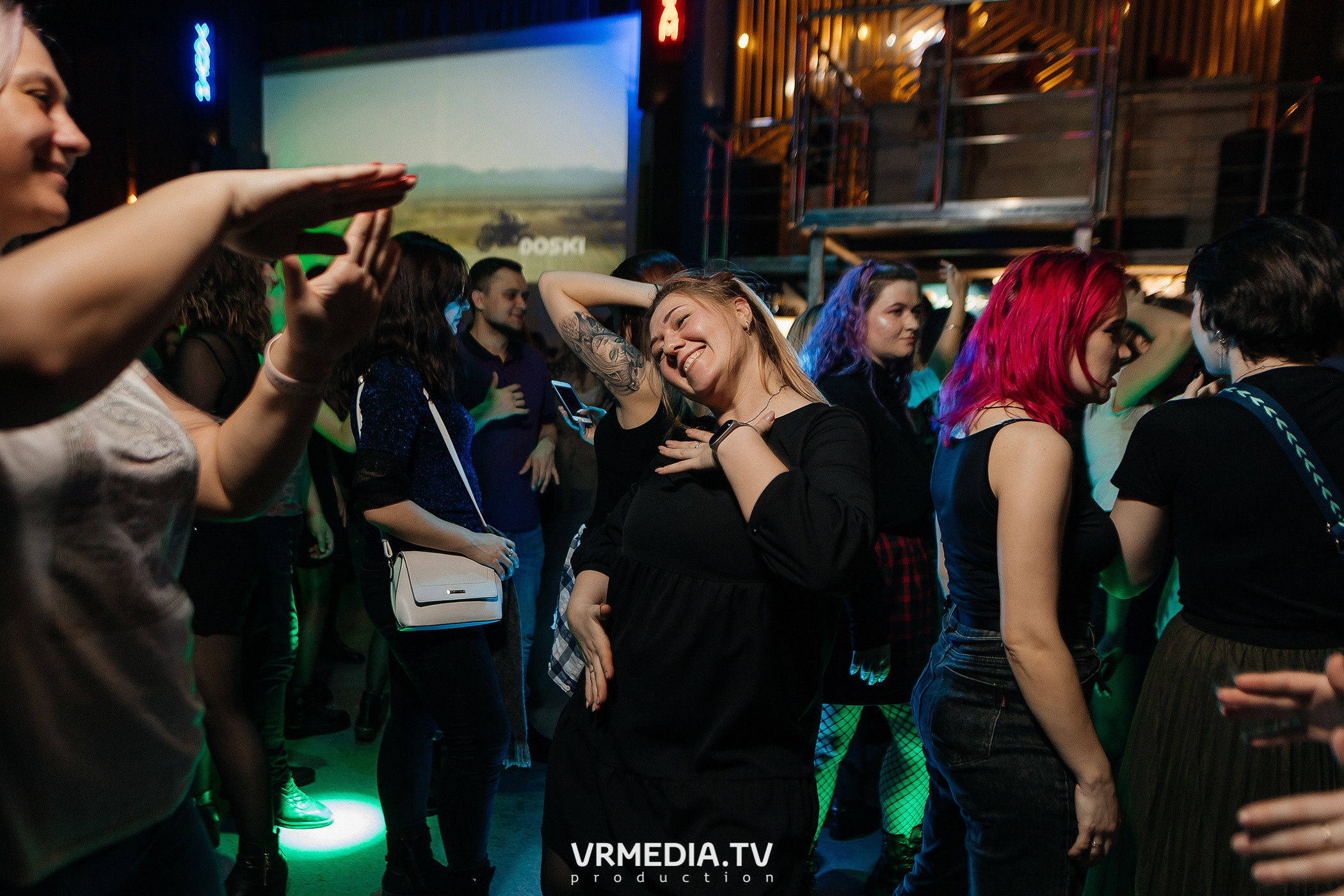 Выходные в баре «DOSKI»