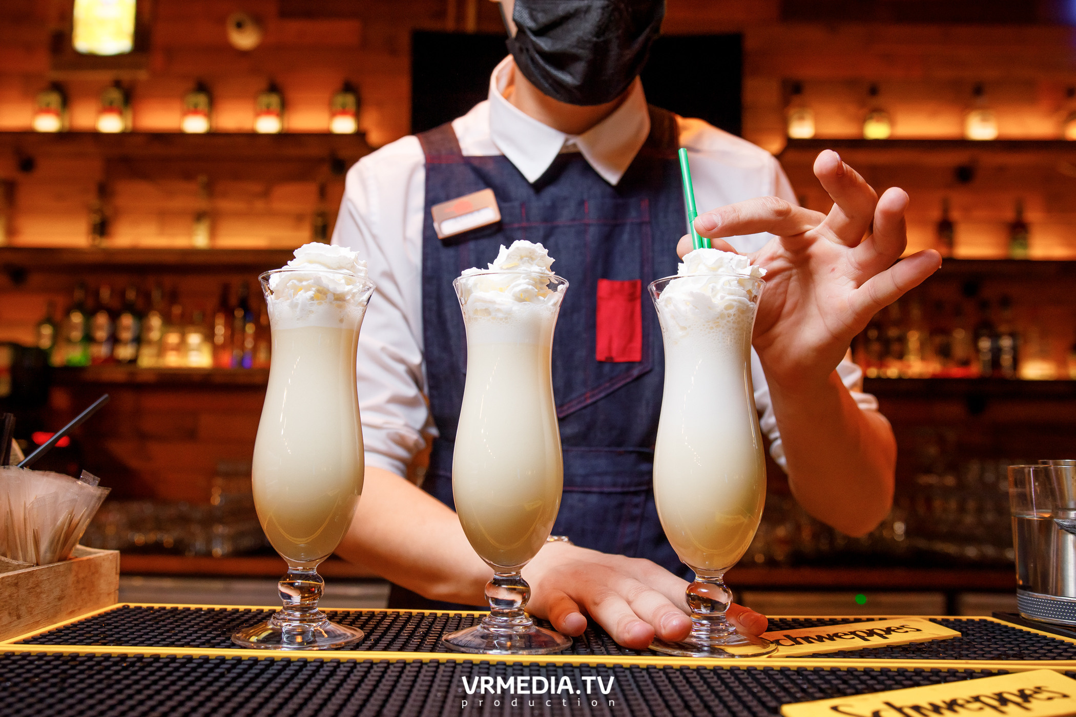 Мы русские в гриль-баре «Жара»