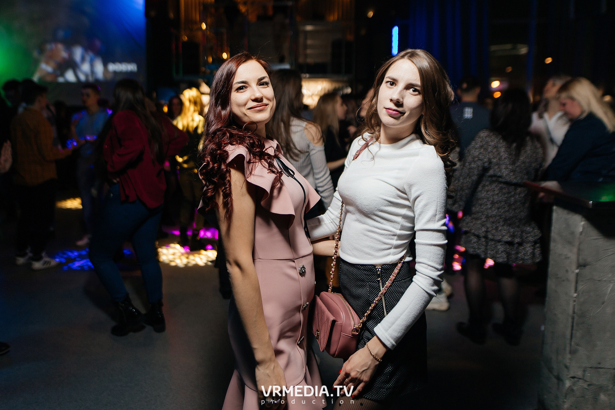 Выходные в баре «DOSKI»