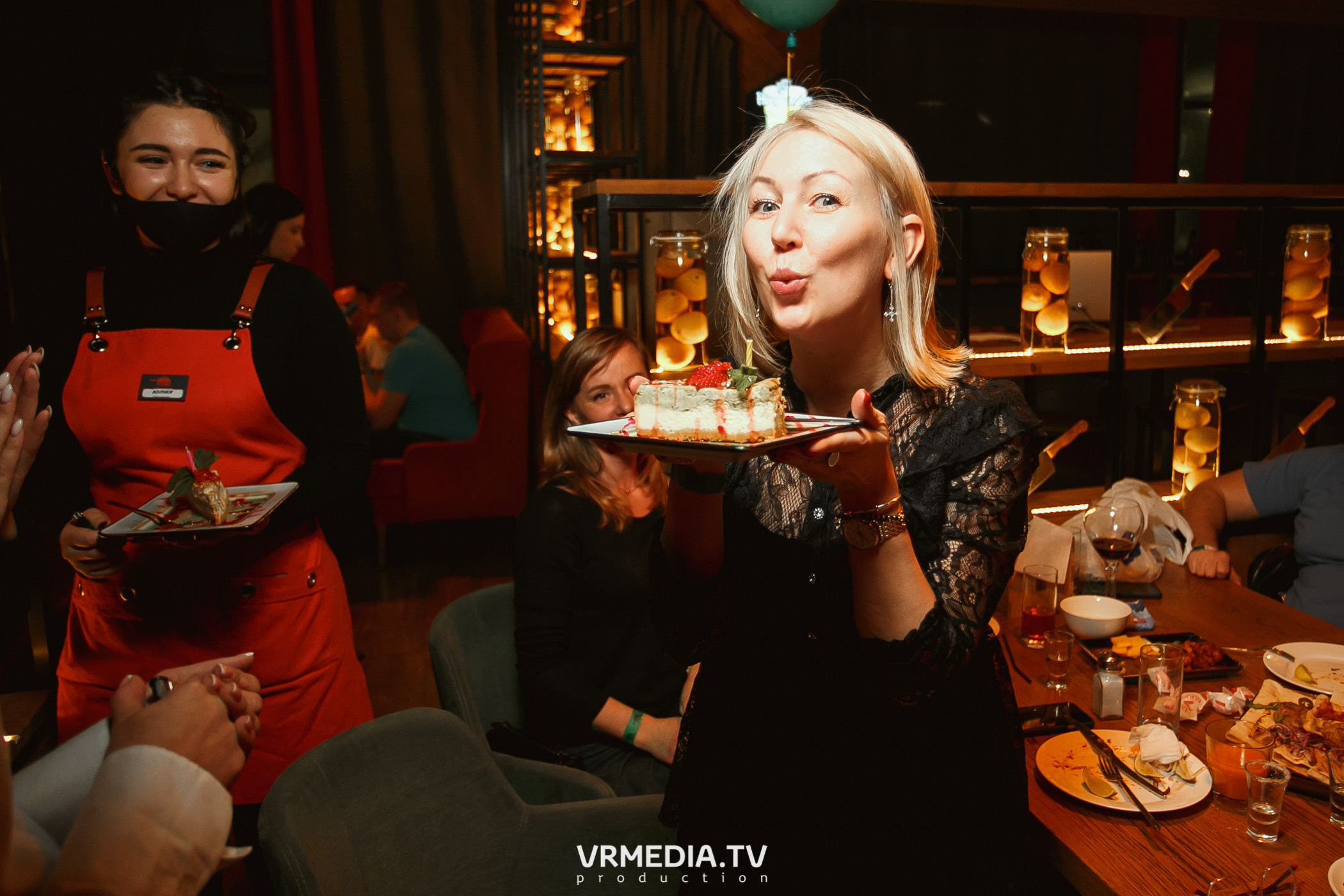 Крупным Планом в гриль-баре «Жара»