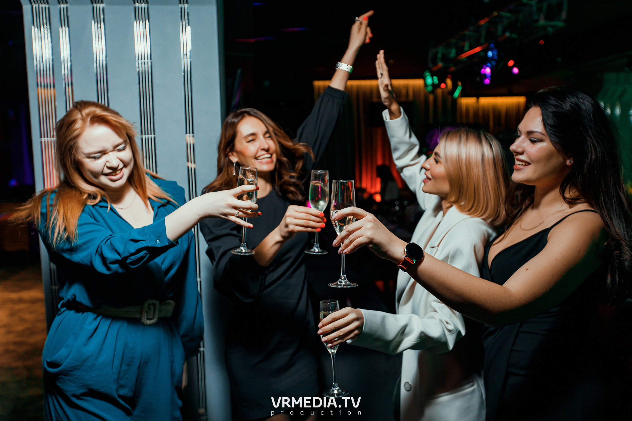 Women’s weekend в караоке «Volna»