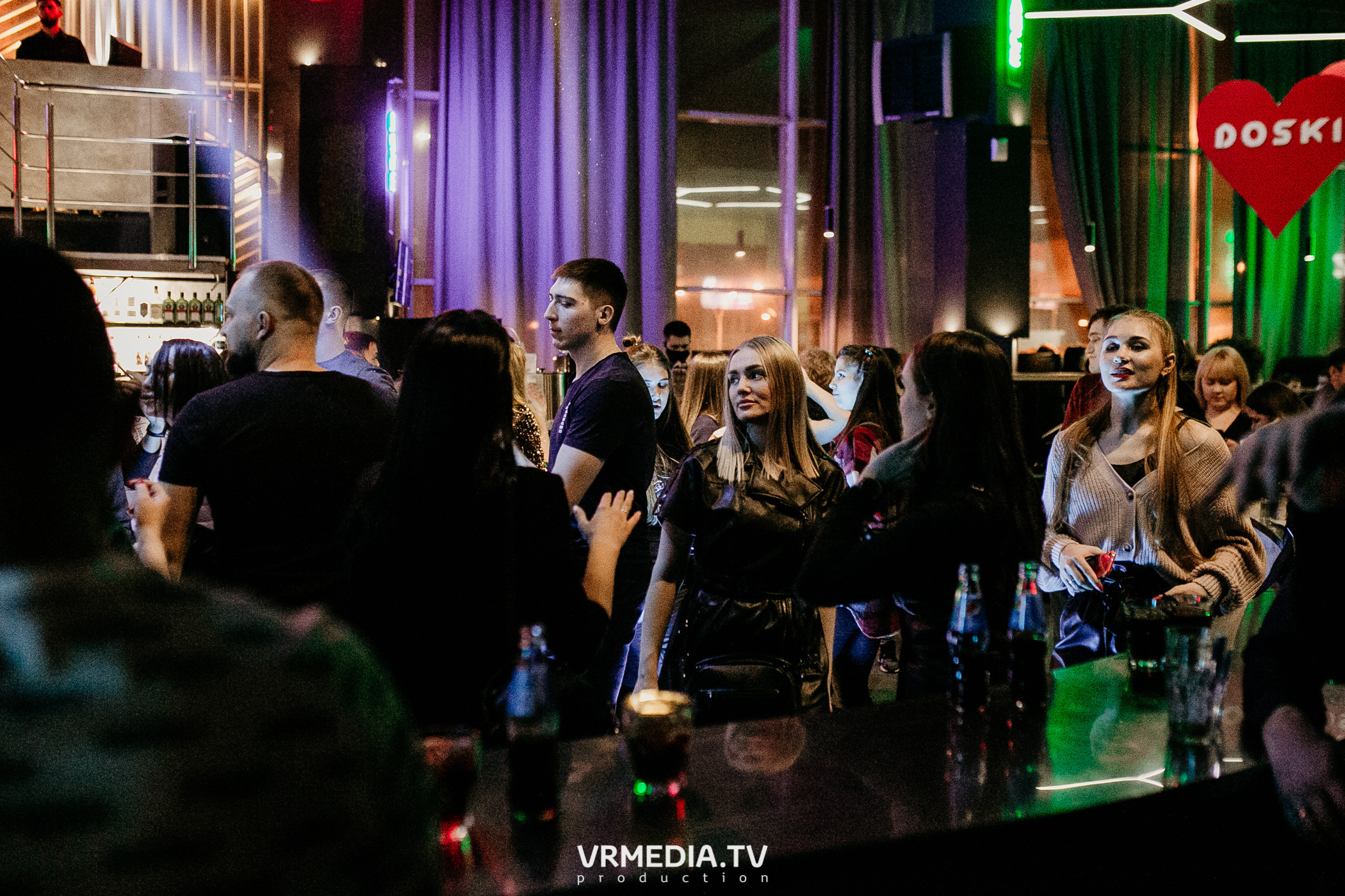 Выходные в баре «DOSKI»