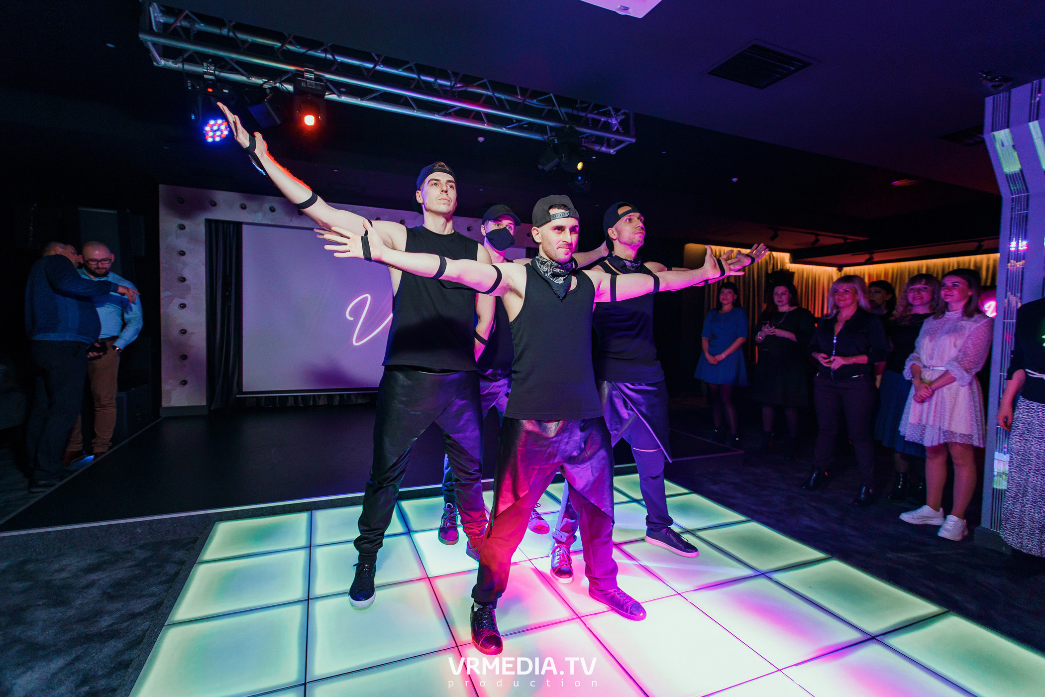 Women’s weekend в караоке «Volna»