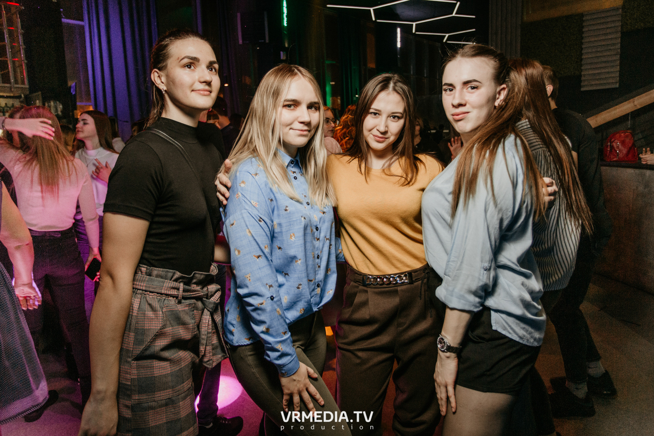 Выходные в баре «DOSKI»