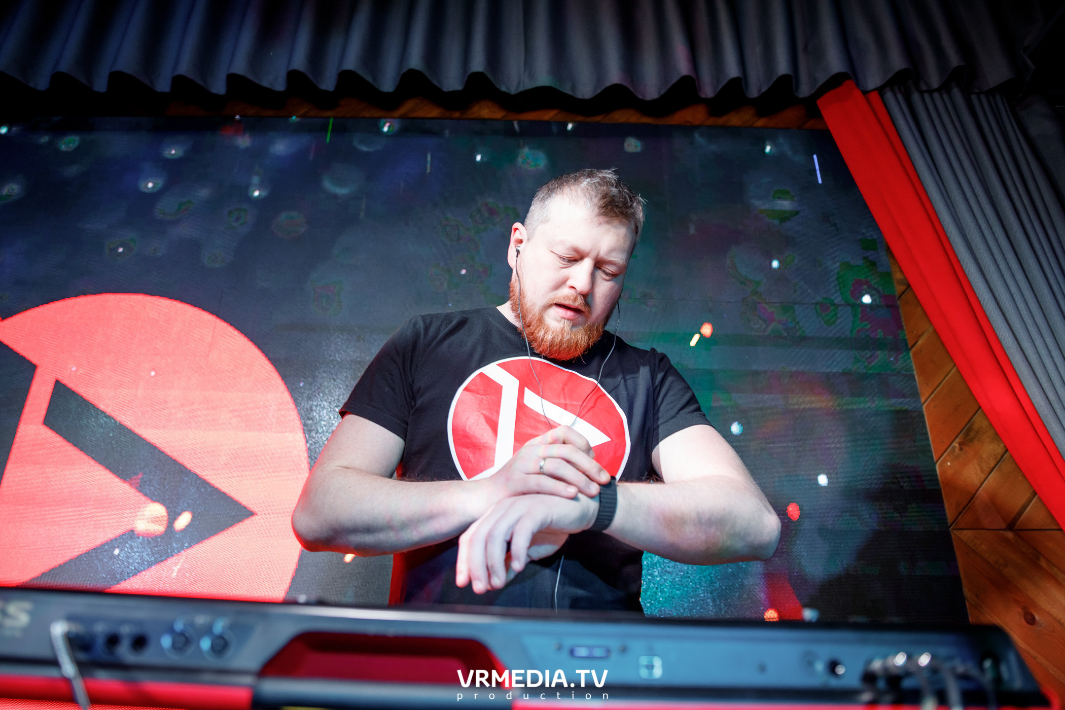 Алые Паруса в гриль-баре «Жара»