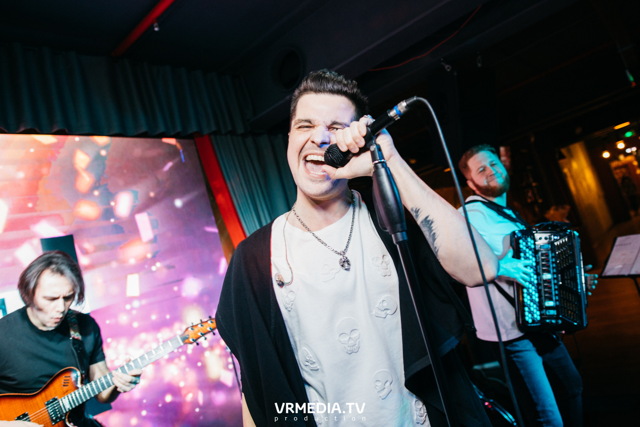 Мы русские в гриль-баре «Жара»