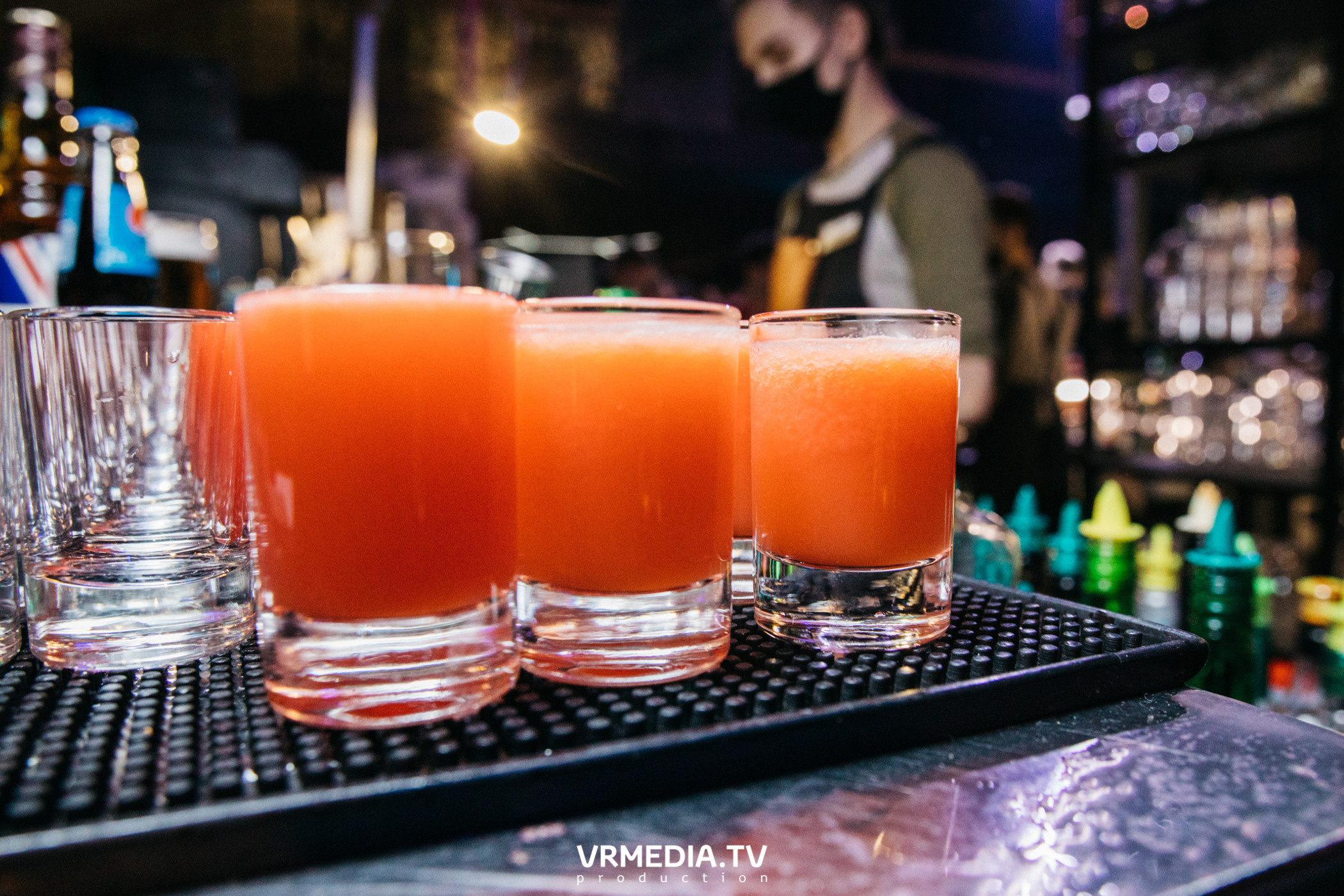 Выходные в баре «DOSKI»