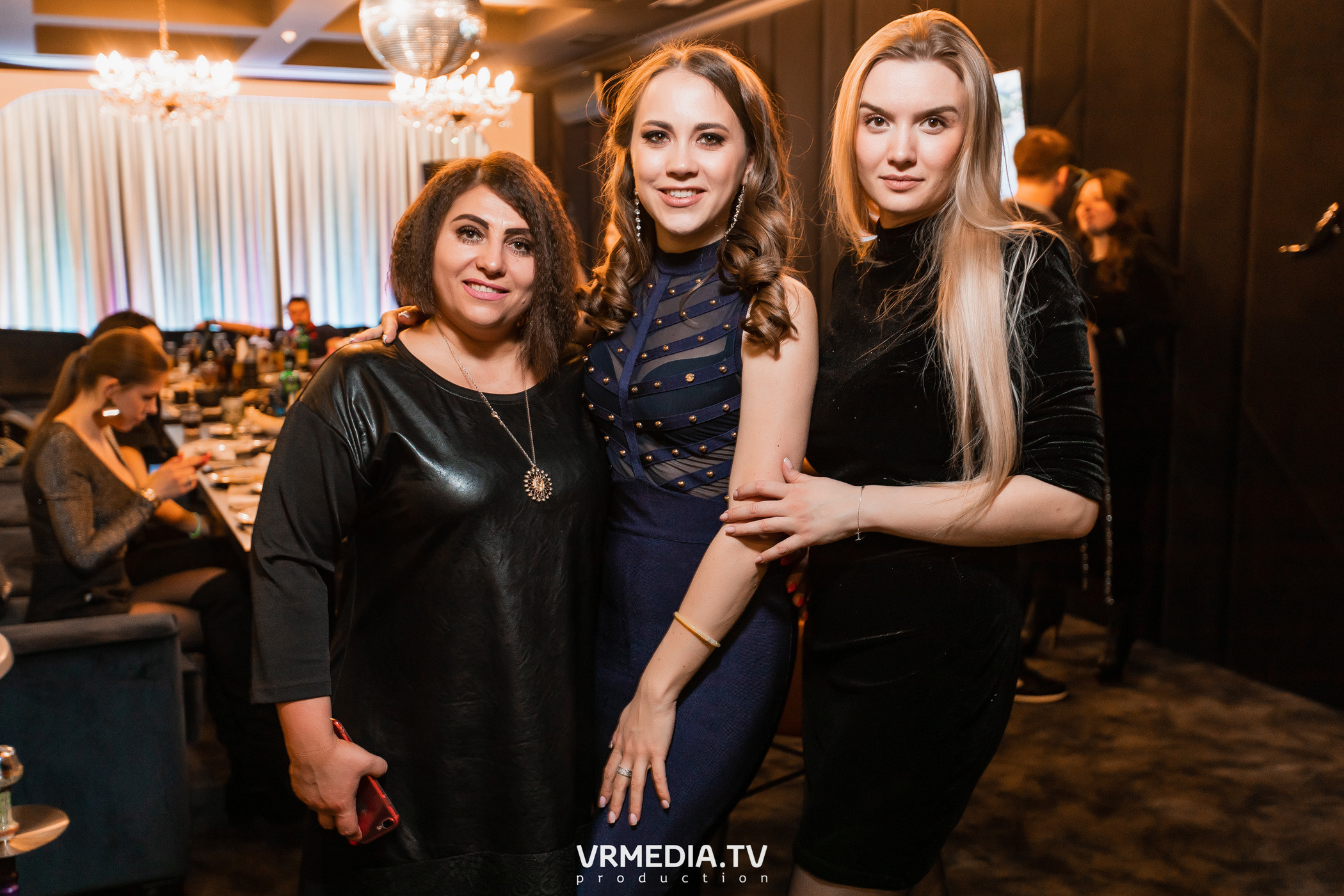 Выходные в караоке «Volna»